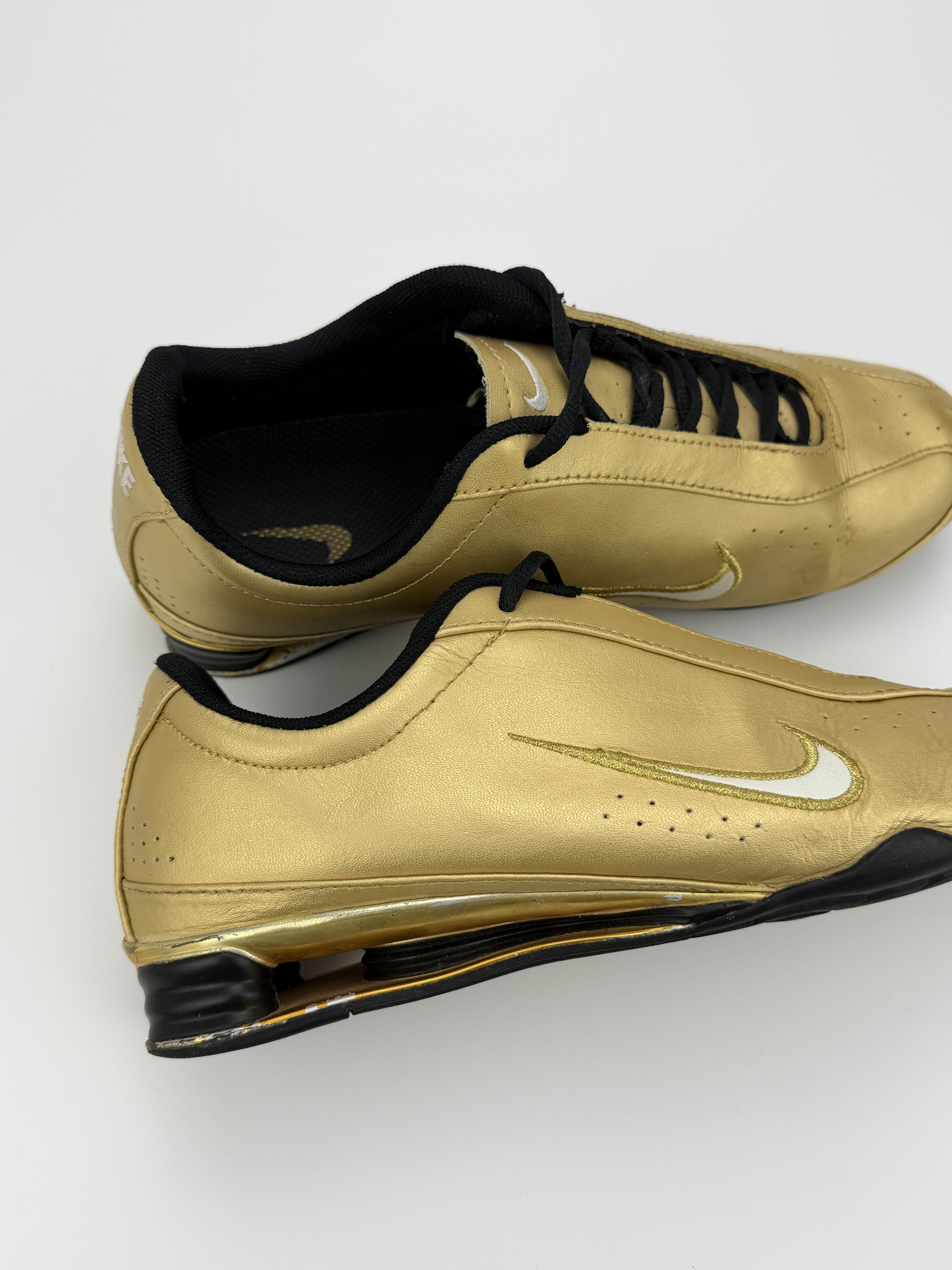 Nike Vintage 2007 Nike Shox Golden Leather Low Top Sneakers Size US 8 / EU 41 - 9 Thumbnail