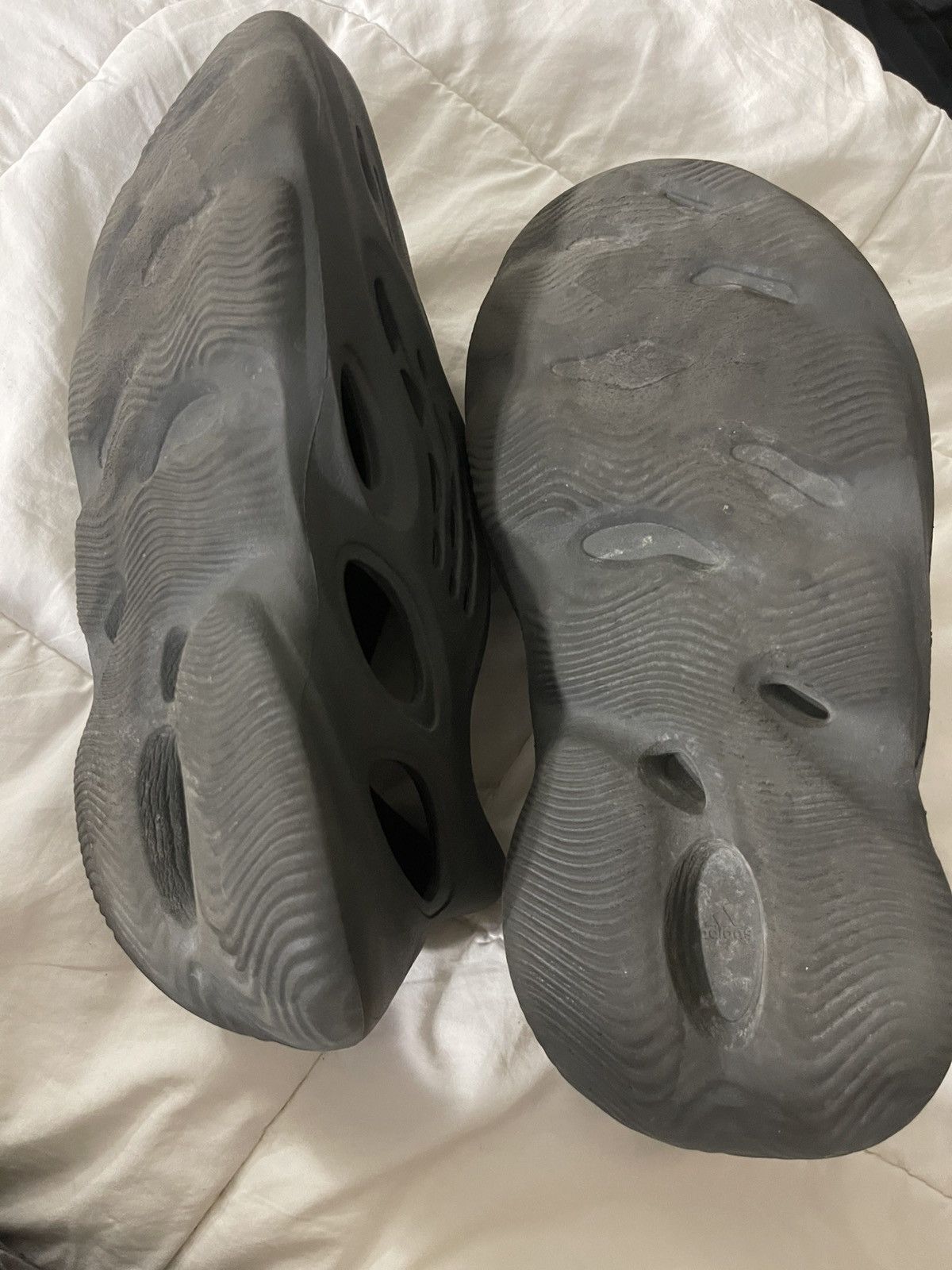 Adidas Adidas Yeezy Foams Black Size US 8 / EU 41 - 3 Thumbnail