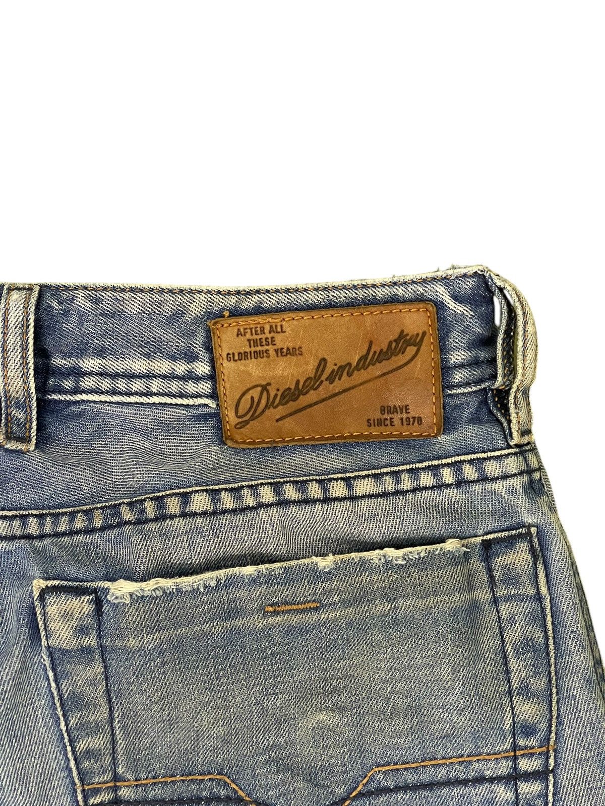 Diesel Flare Jeans Y2K Diesel Industries Distress Boot Cut 1🟦0 Size US 31 - 20 Thumbnail