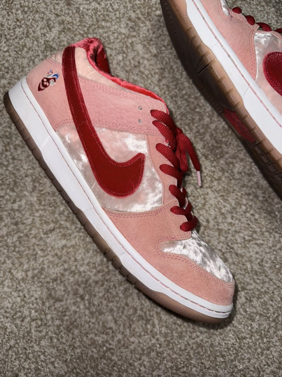Nike SB Dunk Low Strange Love
