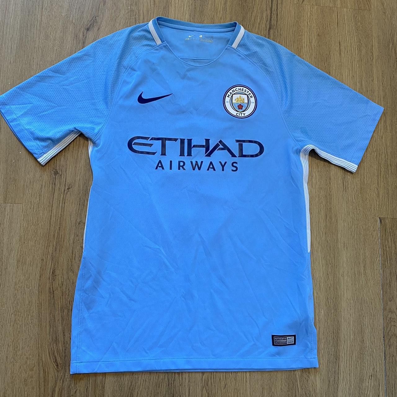 Nike 2017-18 *8 Gundogan Manchester City Nike Home Shirt Size US S / EU 44-46 / 1 - 2 Thumbnail
