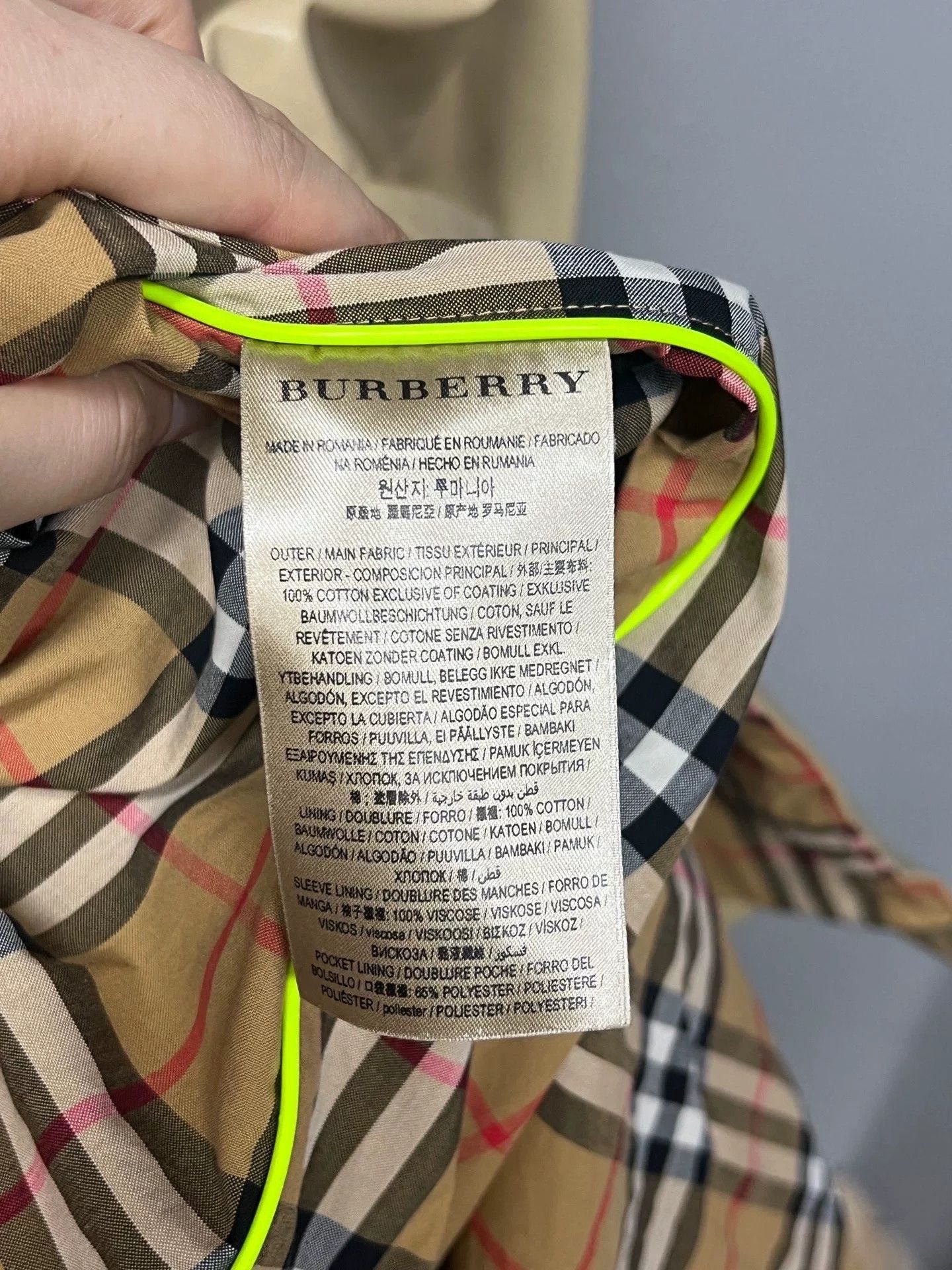 Burberry Burberry Khaki PVC Glossy Check Trench Coat Size US M / EU 48-50 / 2 - 4 Thumbnail