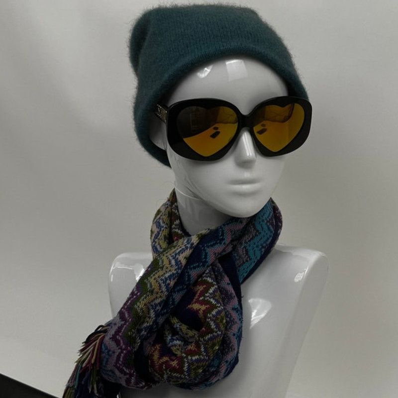 Moschino Moschino Heart Shaped Jet Black Oversized Frame Sunglasses Size ONE SIZE - 6 Thumbnail