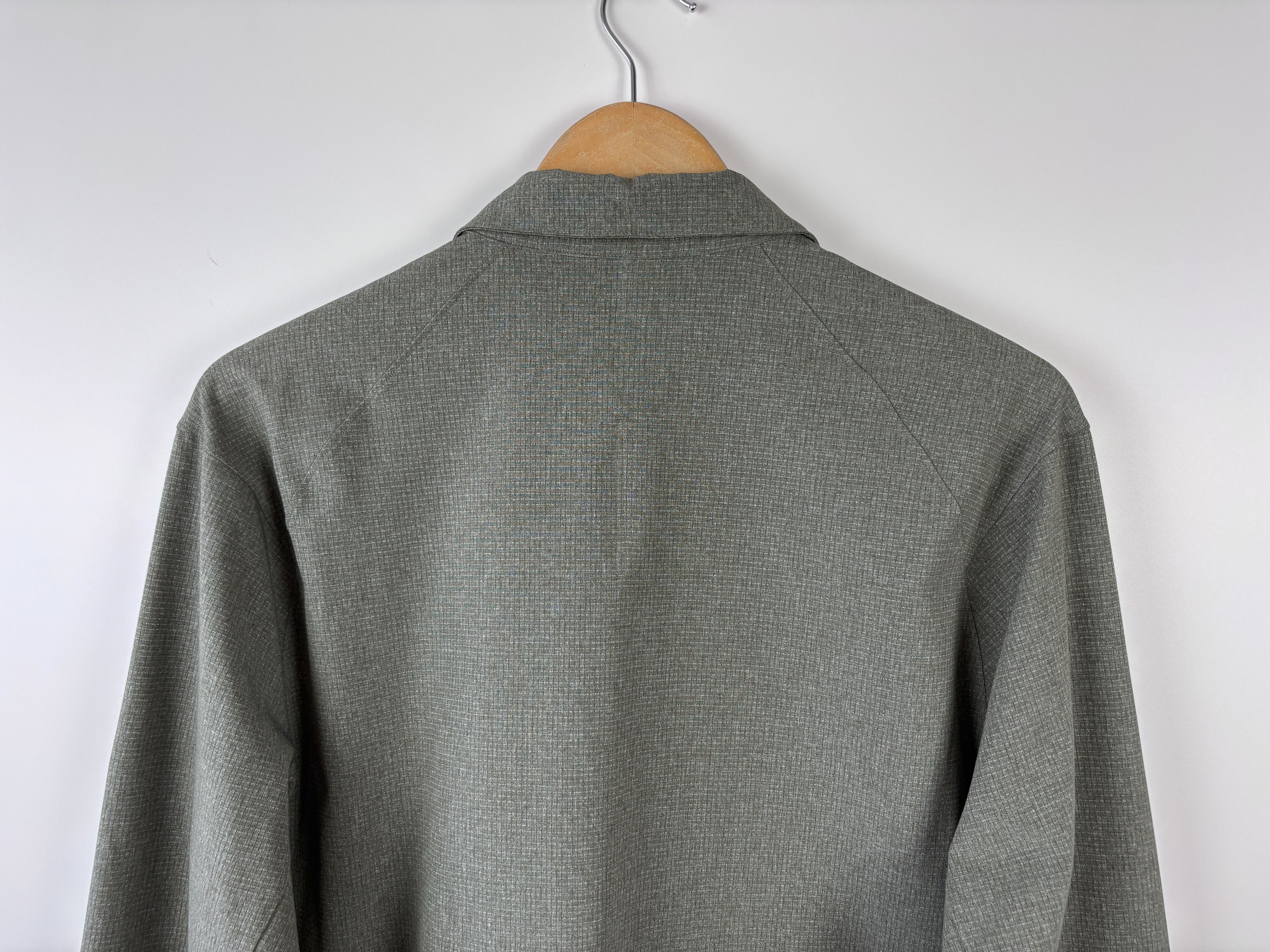 Lululemon Mens Lululemon Longsleeve Pearl Snap Shirt Gray Size M Size US M / EU 48-50 / 2 - 5 Thumbnail
