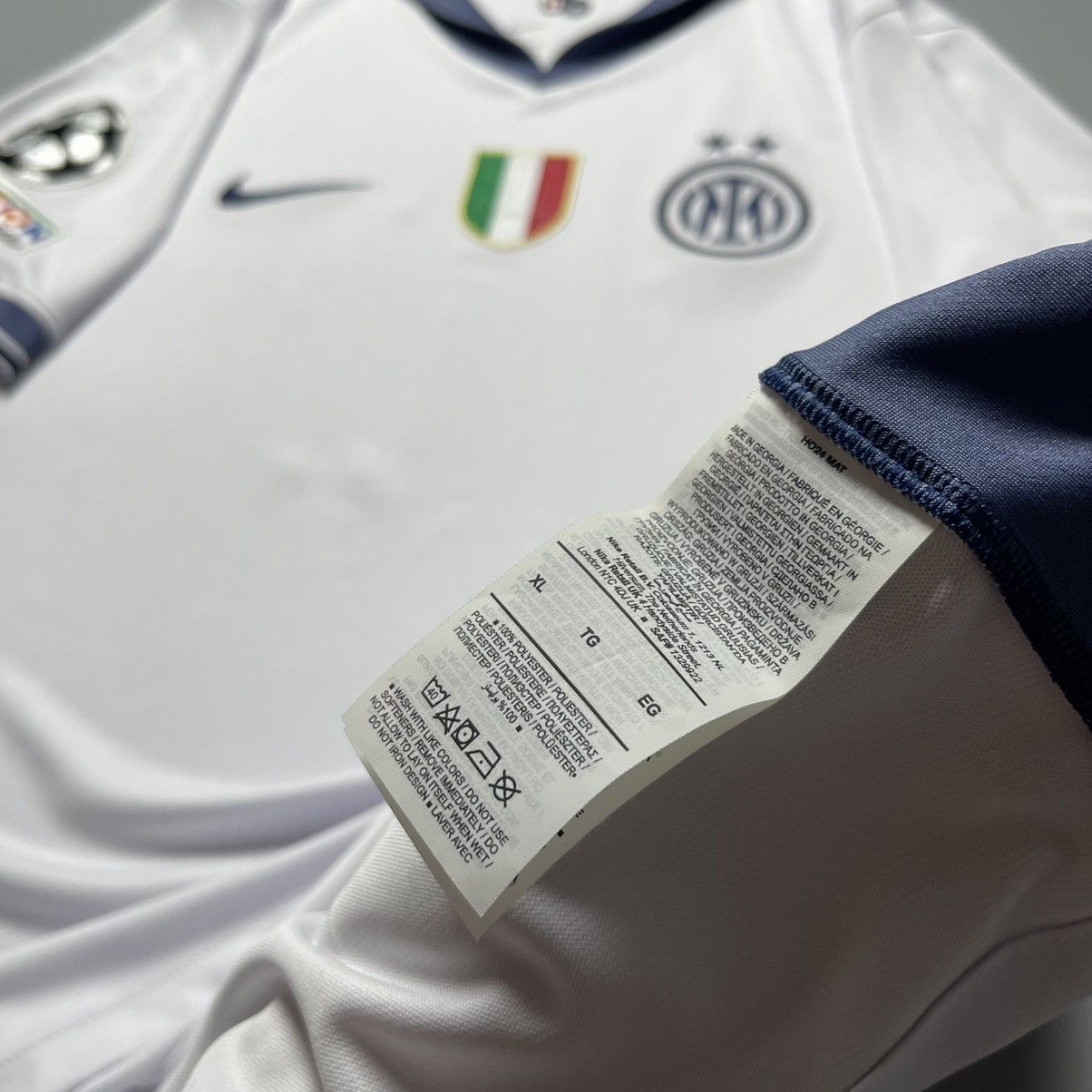 Vintage INTER NIKE 2024/2025 FOOTBALL AWAY JERSEY #10 MARTINEZ Size US XL / EU 56 / 4 - 13 Thumbnail