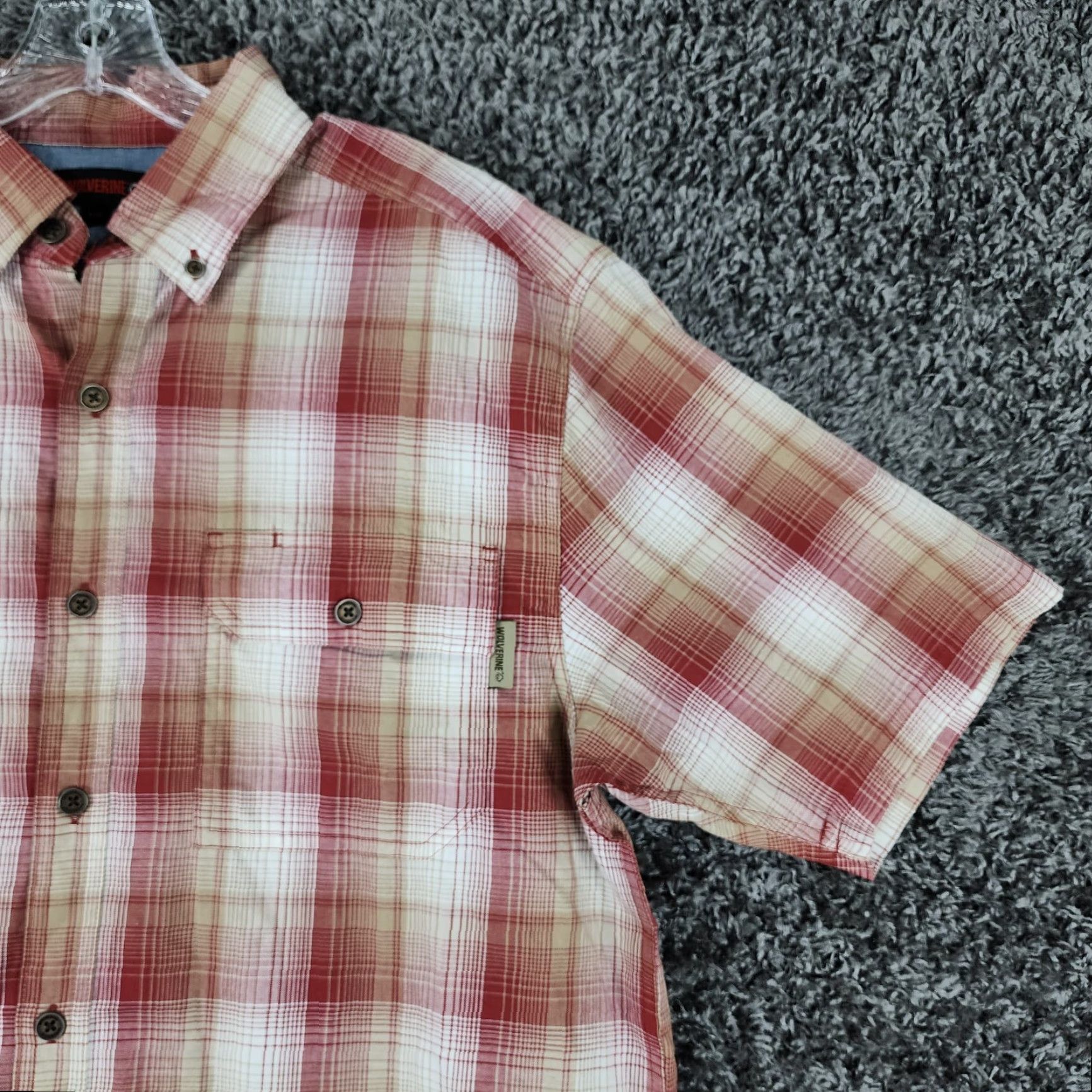 Vintage VINTAGE Wolverine Men's Short Sleeve Shirt L Red Plaid Cotton 90s Button-Up Mens Size US 33 - 3 Thumbnail