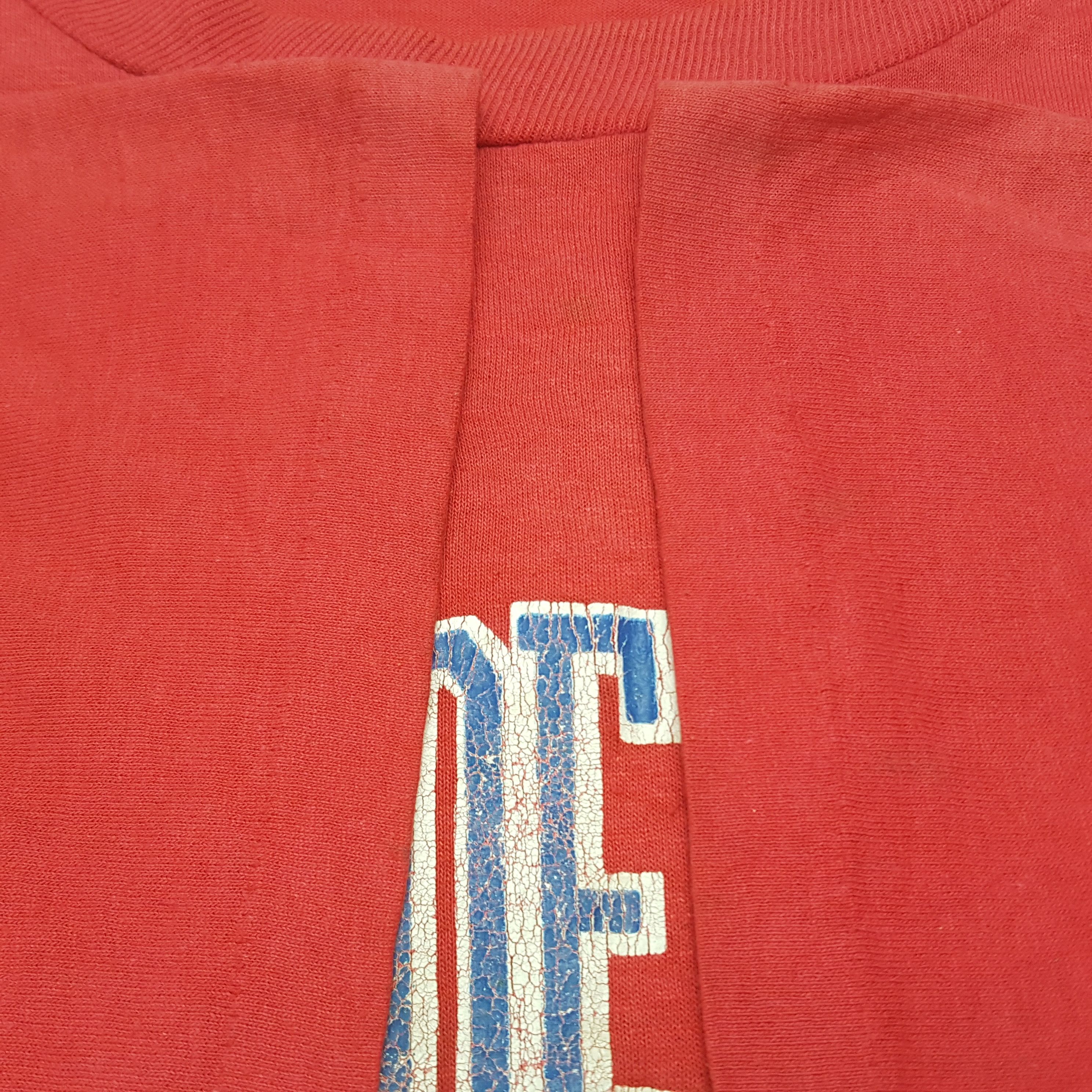 NBA × Vintage Vintage Philadelphia 76ers American Basketball Team Tshirt Size US L / EU 52-54 / 3 - 6 Thumbnail
