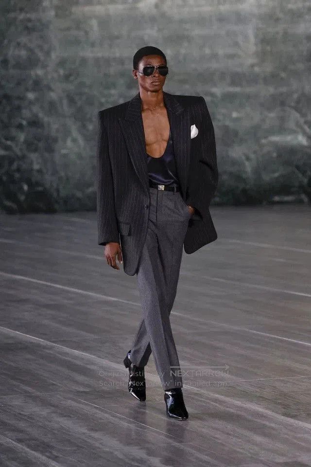 Saint Laurent Paris YSL SS24 Wool Shoulder Pad Blazer. Size US M / EU 48-50 / 2 - 5 Thumbnail