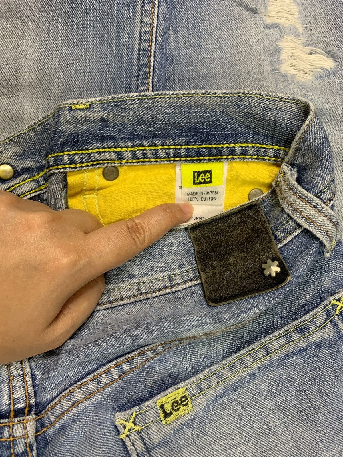 Lee Vintage Japanese Lee Riders Blue Wash Distressed Flare Jeans Size 32" / US 10 / IT 46 - 8 Thumbnail