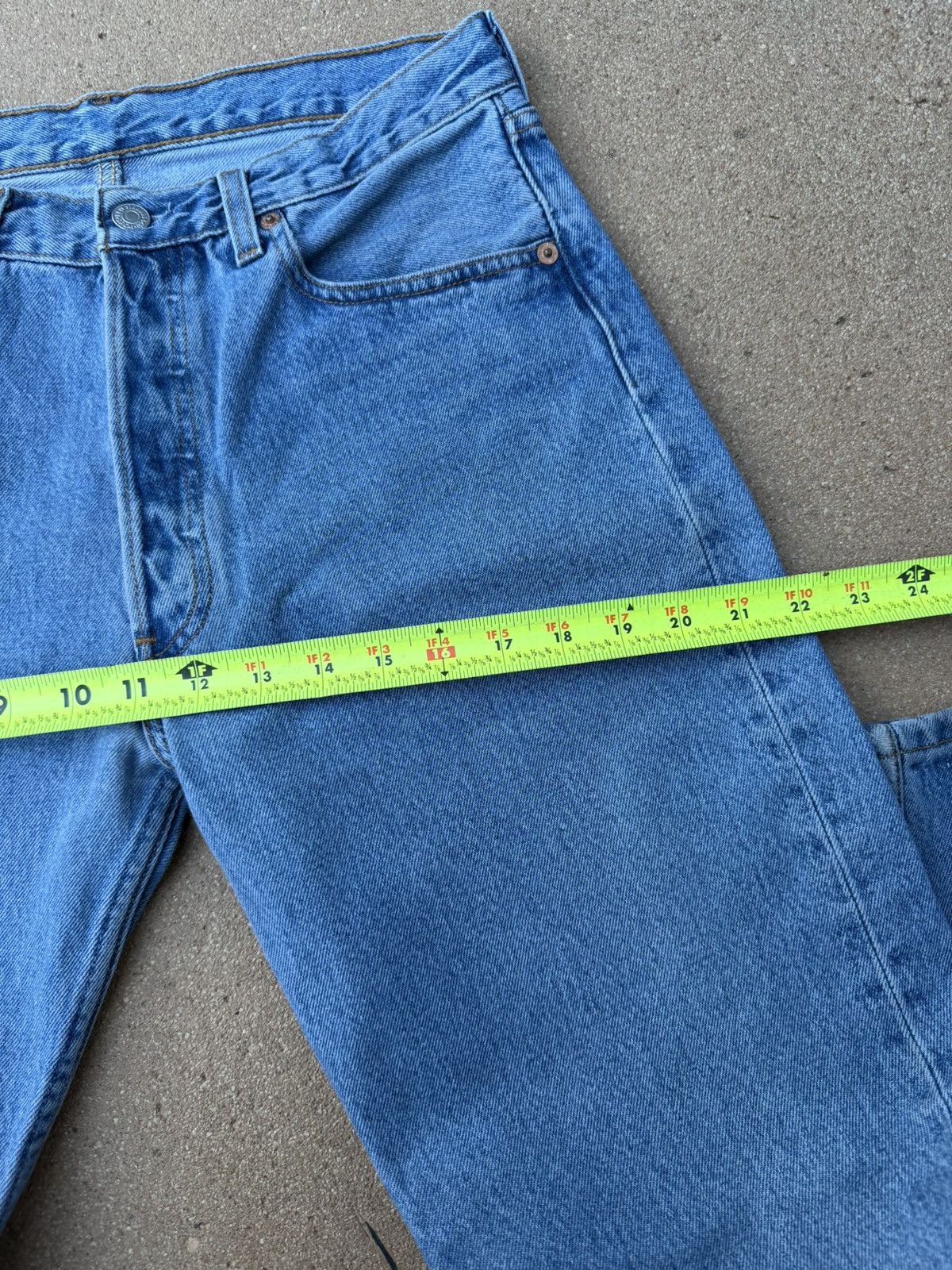 Levi's Vintage 90s Levi’s 501xx Buttonfly Straight Leg Jeans 31x31 Size US 31 - 13 Thumbnail