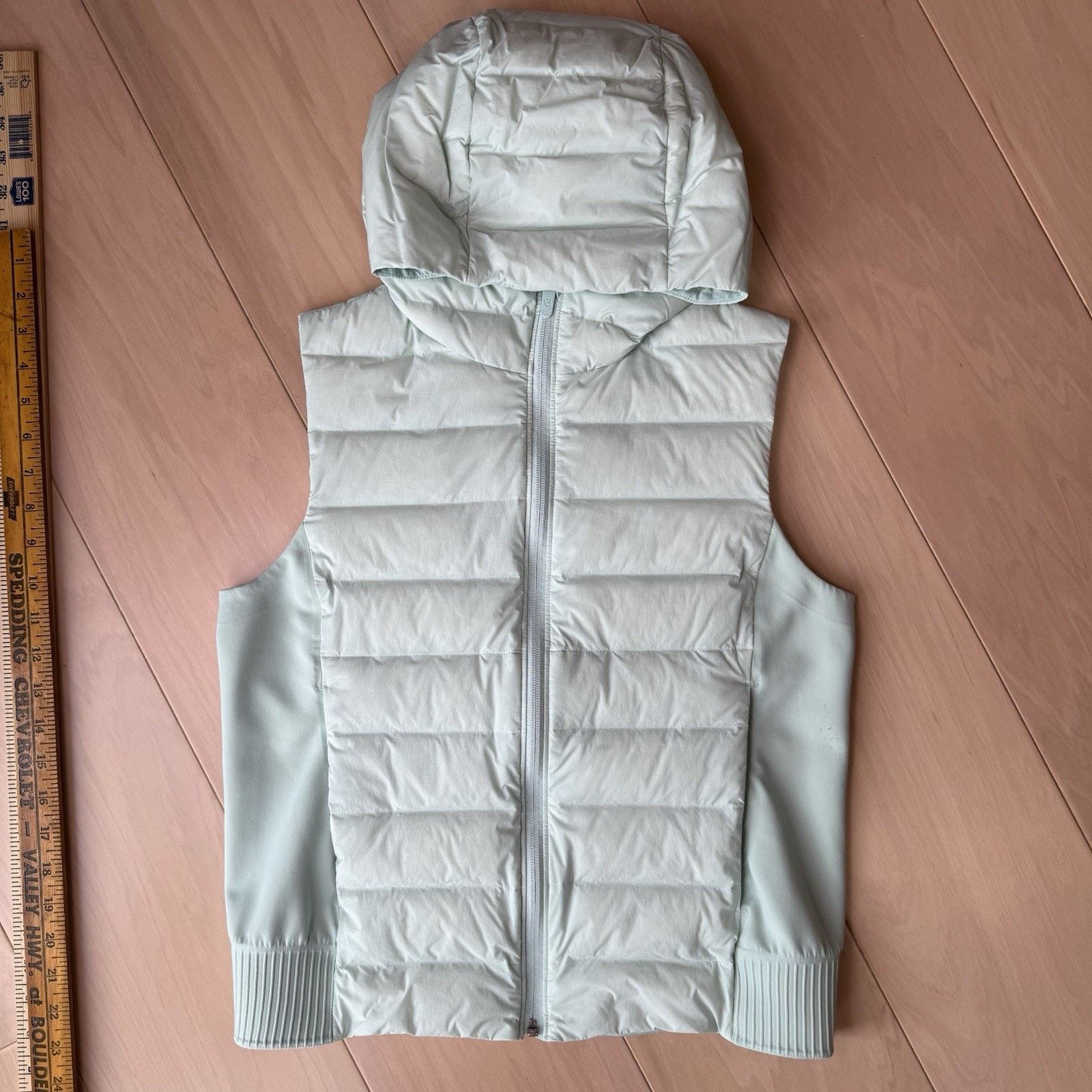 Lululemon Lululemon Down and Around Vest Women's 6 Green Insulated Size M / US 6-8 / IT 42-44 - 3 Thumbnail