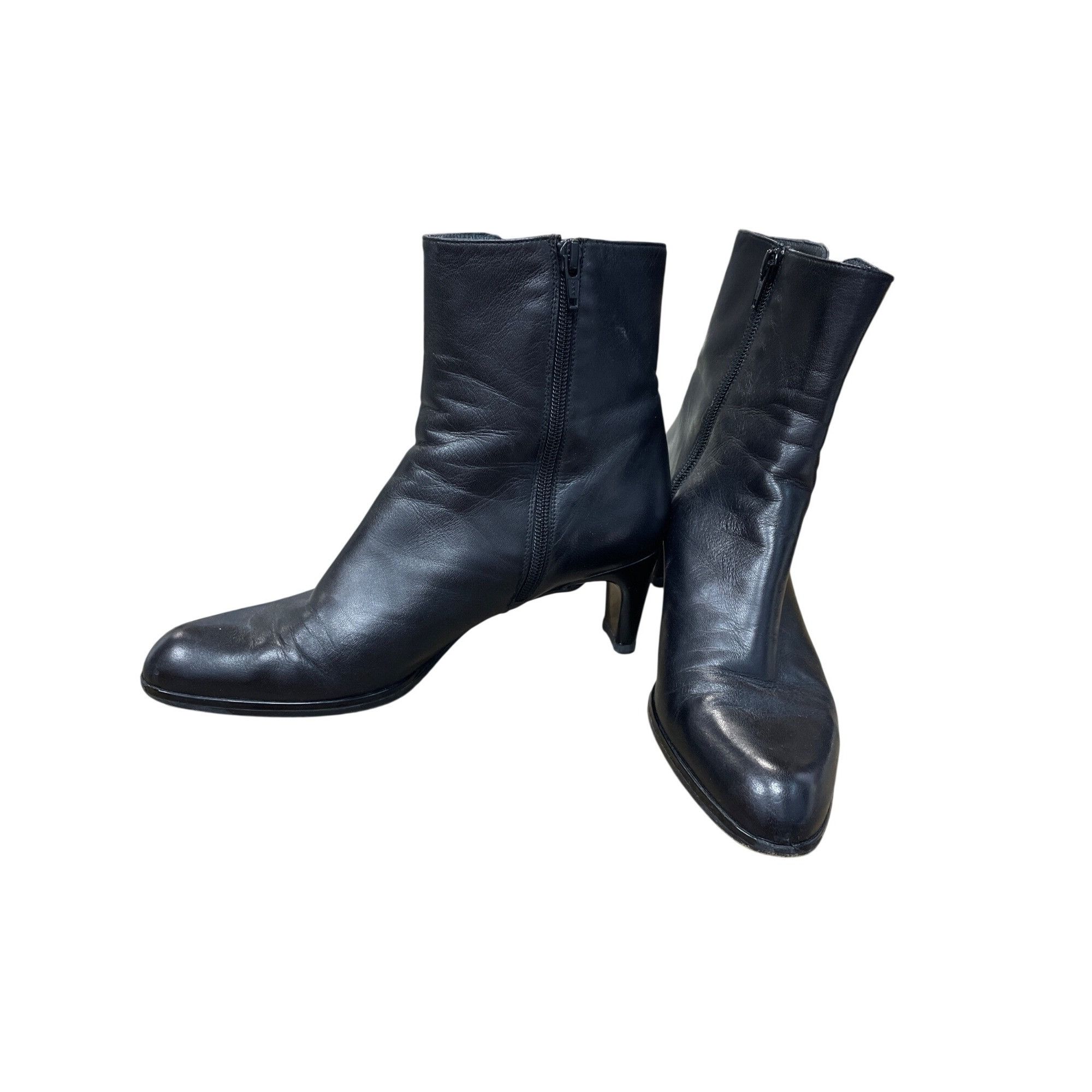Stuart Weitzman Stuart Weitzman womans black leather zip heeled 2.5" ankle b Size US 7.5 / IT 37.5 - 2 Thumbnail