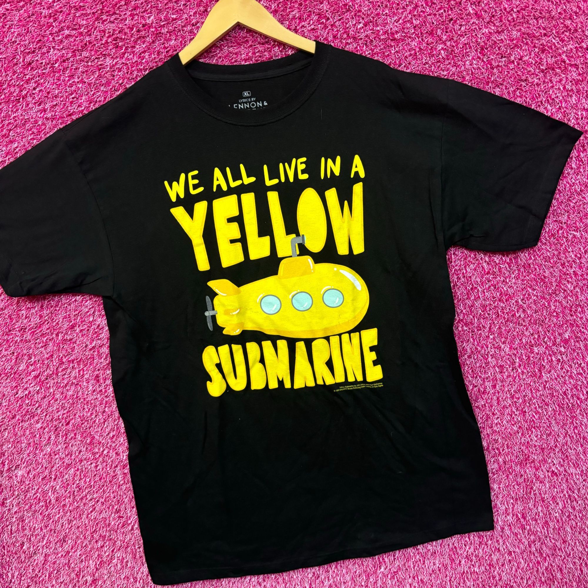 Band Tees The Beatles We All Live in a Yellow Submarine Rock Tee XL Size US XL / EU 56 / 4 - 3 Thumbnail