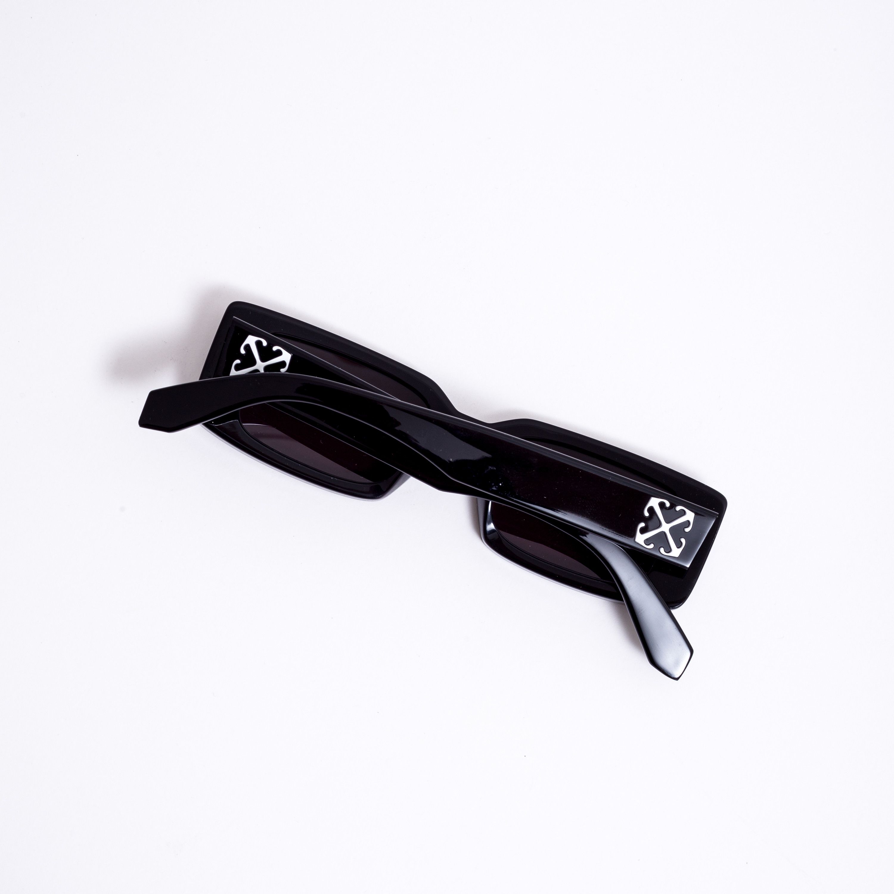Off-White OFF WHITE Arthur Sunglasses BLACK DARK GREY Size ONE SIZE - 5 Thumbnail