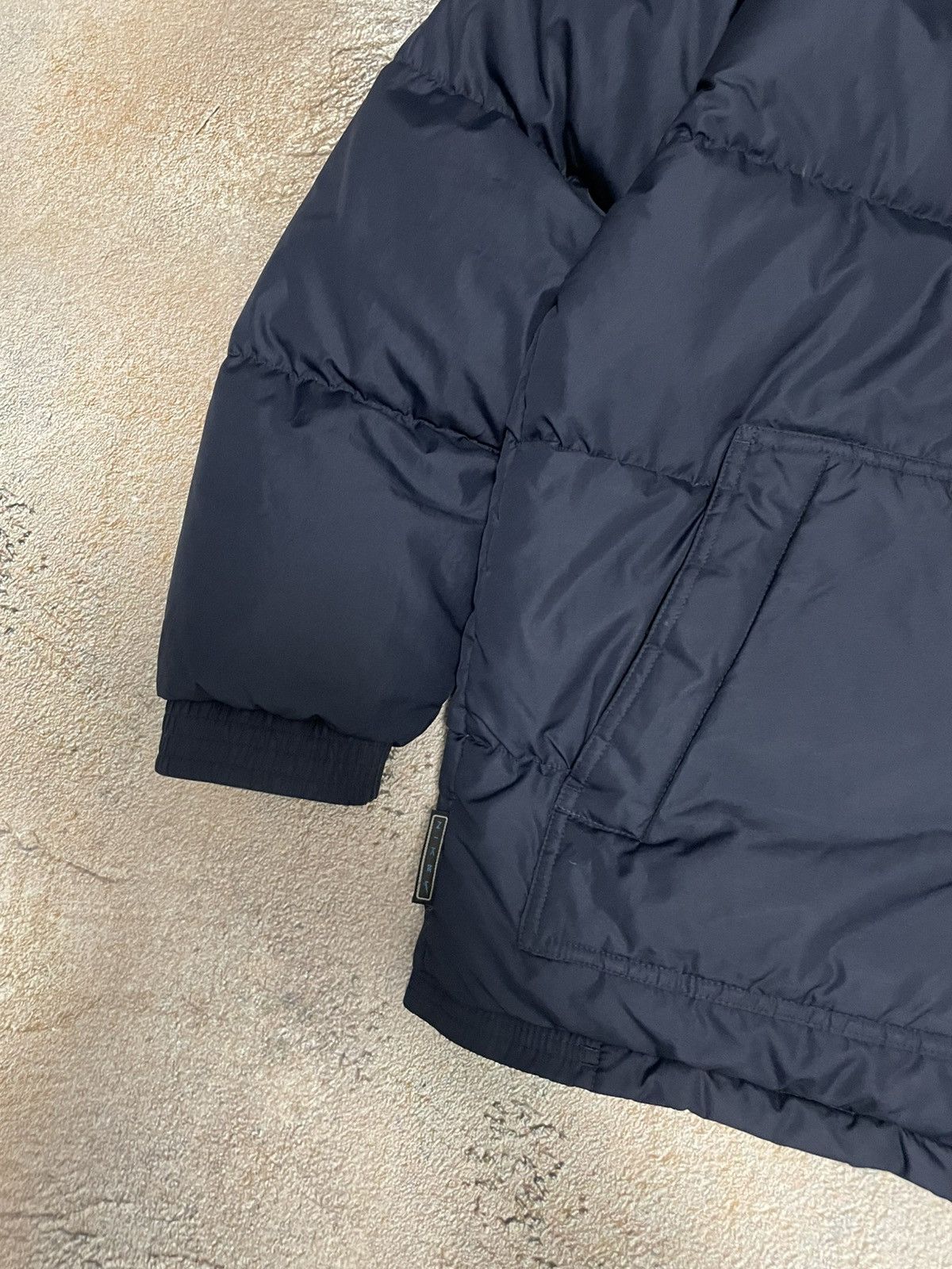 Nike Vintage Nike Big Swoosh Nylon Navy Puffer Jacket Size US S / EU 44-46 / 1 - 4 Thumbnail
