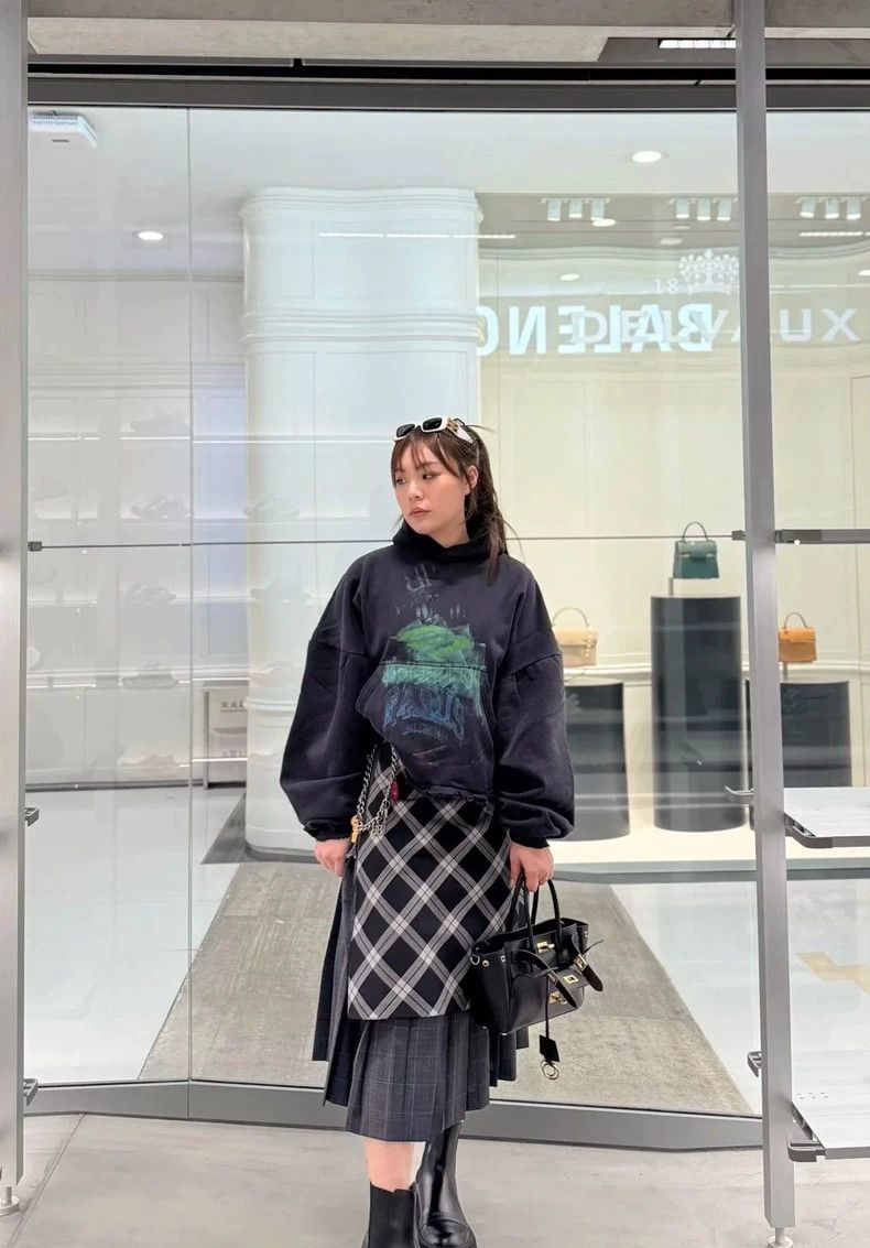 Balenciaga Balenciaga Crayon graffiti black long sleeves Size US L / EU 52-54 / 3 - 8 Thumbnail