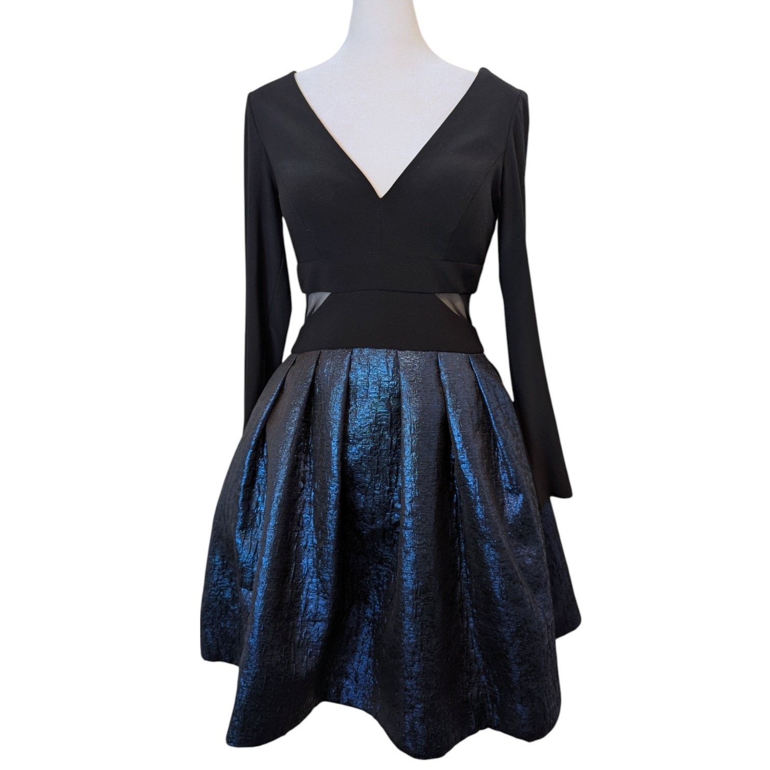 Other XSCAPE Blue Lurex V-Neck Fit and Flare Mesh Inset Dress Size M / US 6-8 / IT 42-44 - 1 Thumbnail