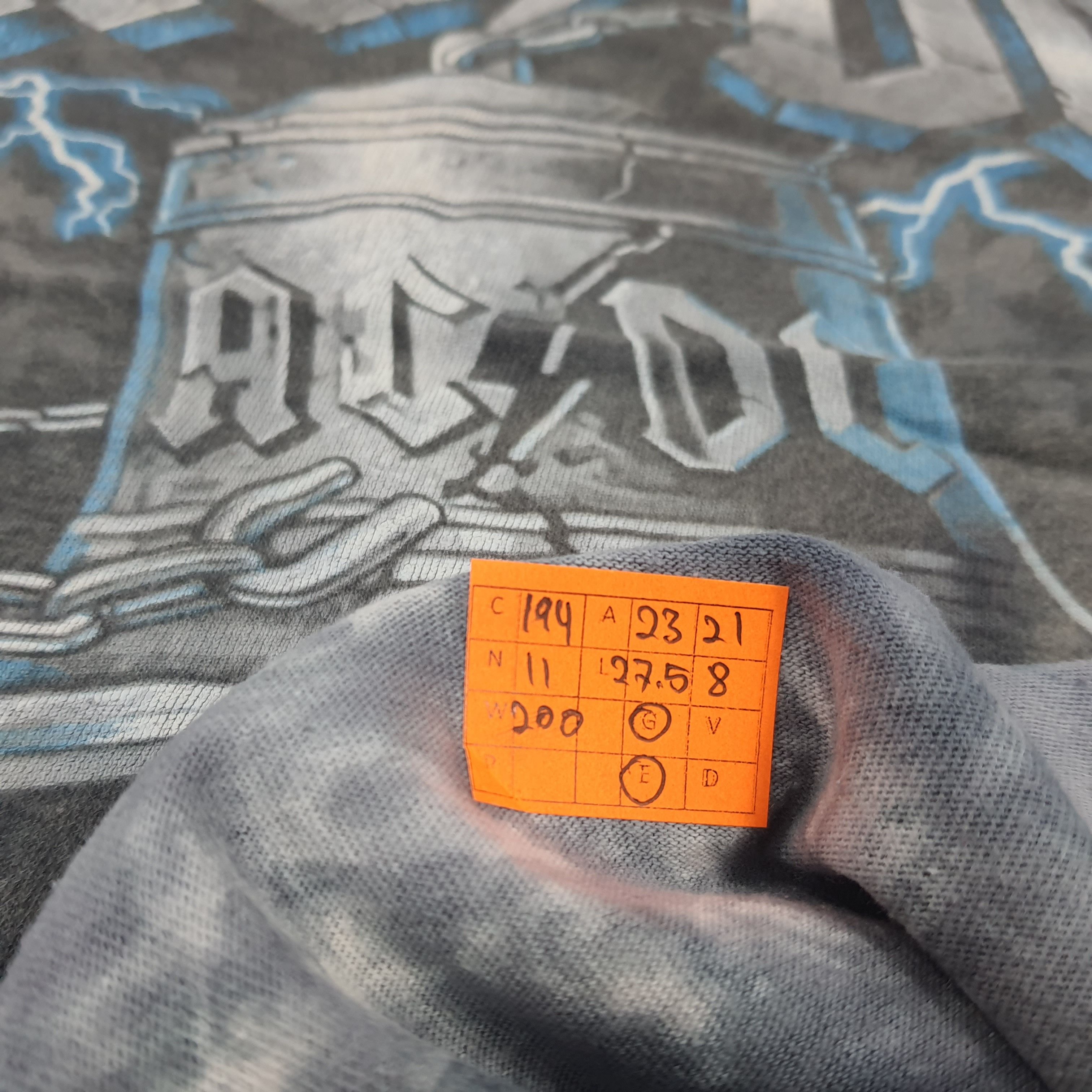 Band Tees × Vintage Vintage AC/DC Hells Bells Black in Black Album Tshirt Size US XL / EU 56 / 4 - 5 Thumbnail