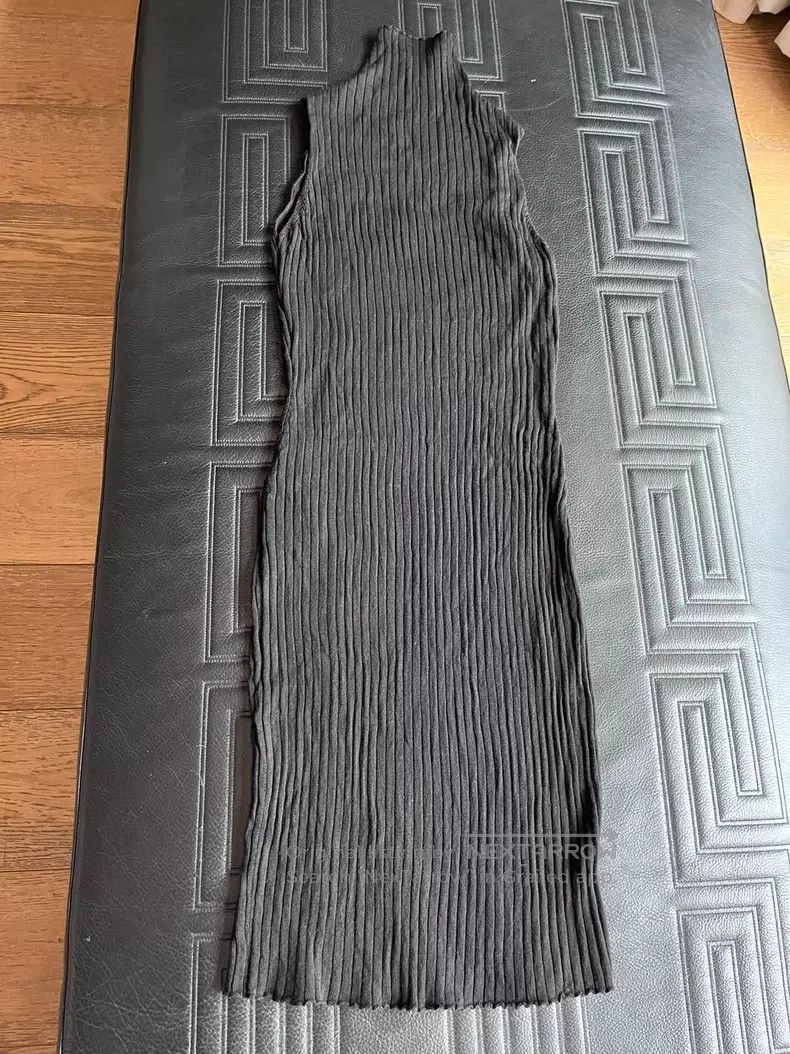 Versace Versace Turtleneck knitted dress Size XS / US 0-2 / IT 36-38 - 4 Thumbnail