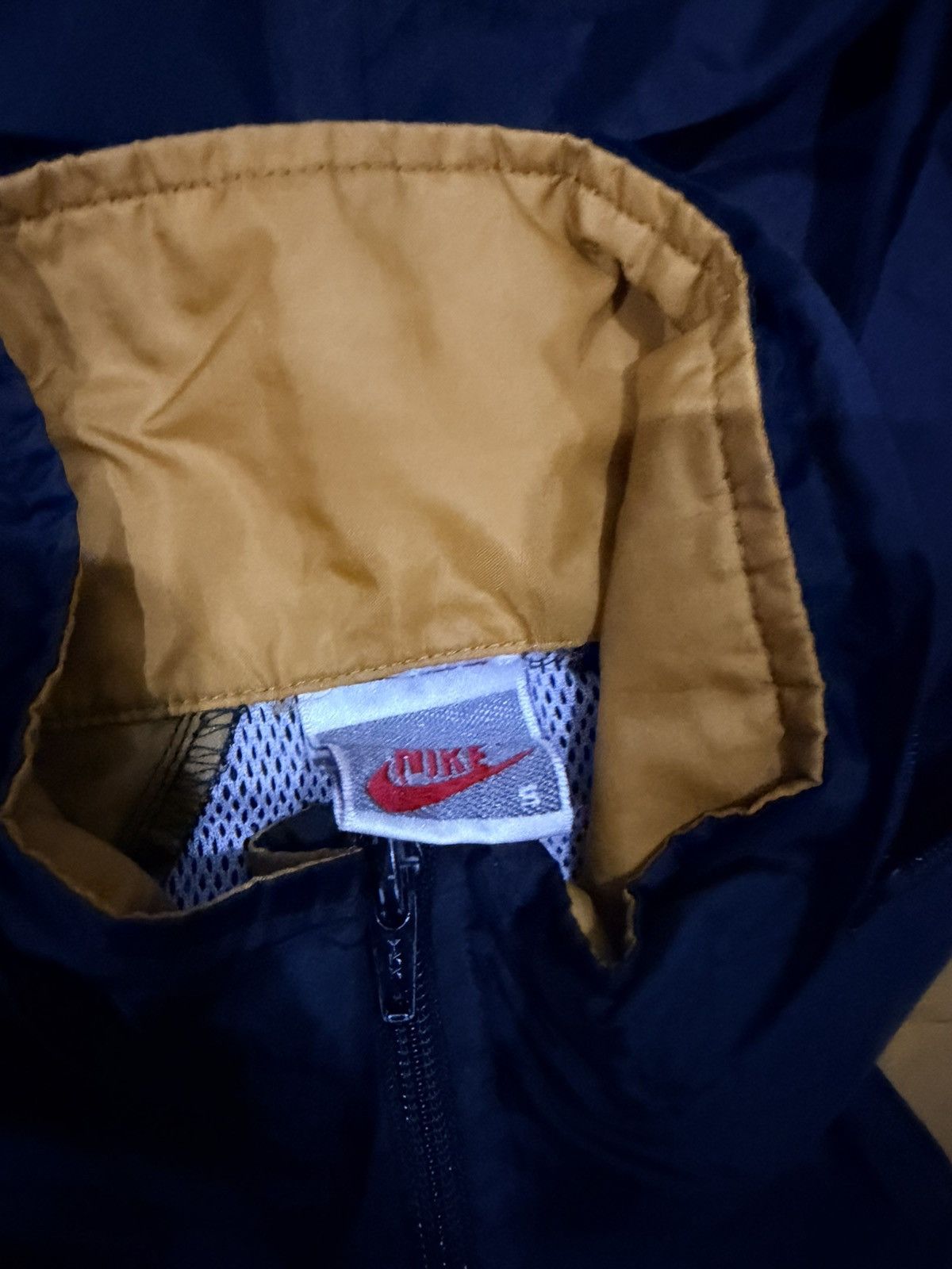 Nike Vintage 90s Nike Silver Tag Windbreaker Jacket Size US S / EU 44-46 / 1 - 4 Thumbnail