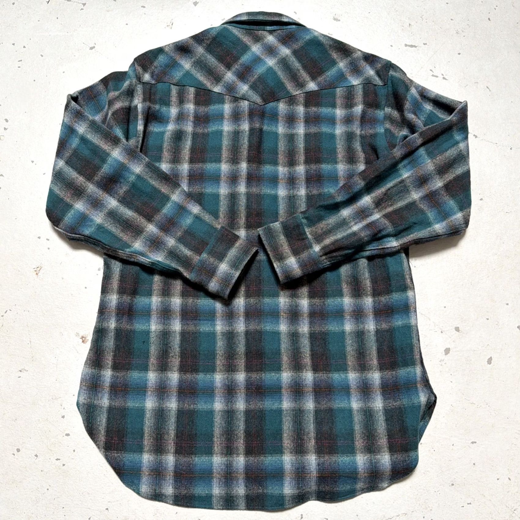 Pendleton Vintage Pendleton High Grade Western Ombre Shadow Plaid Wool Snap Shirt USA M Size US M / EU 48-50 / 2 - 7 Thumbnail