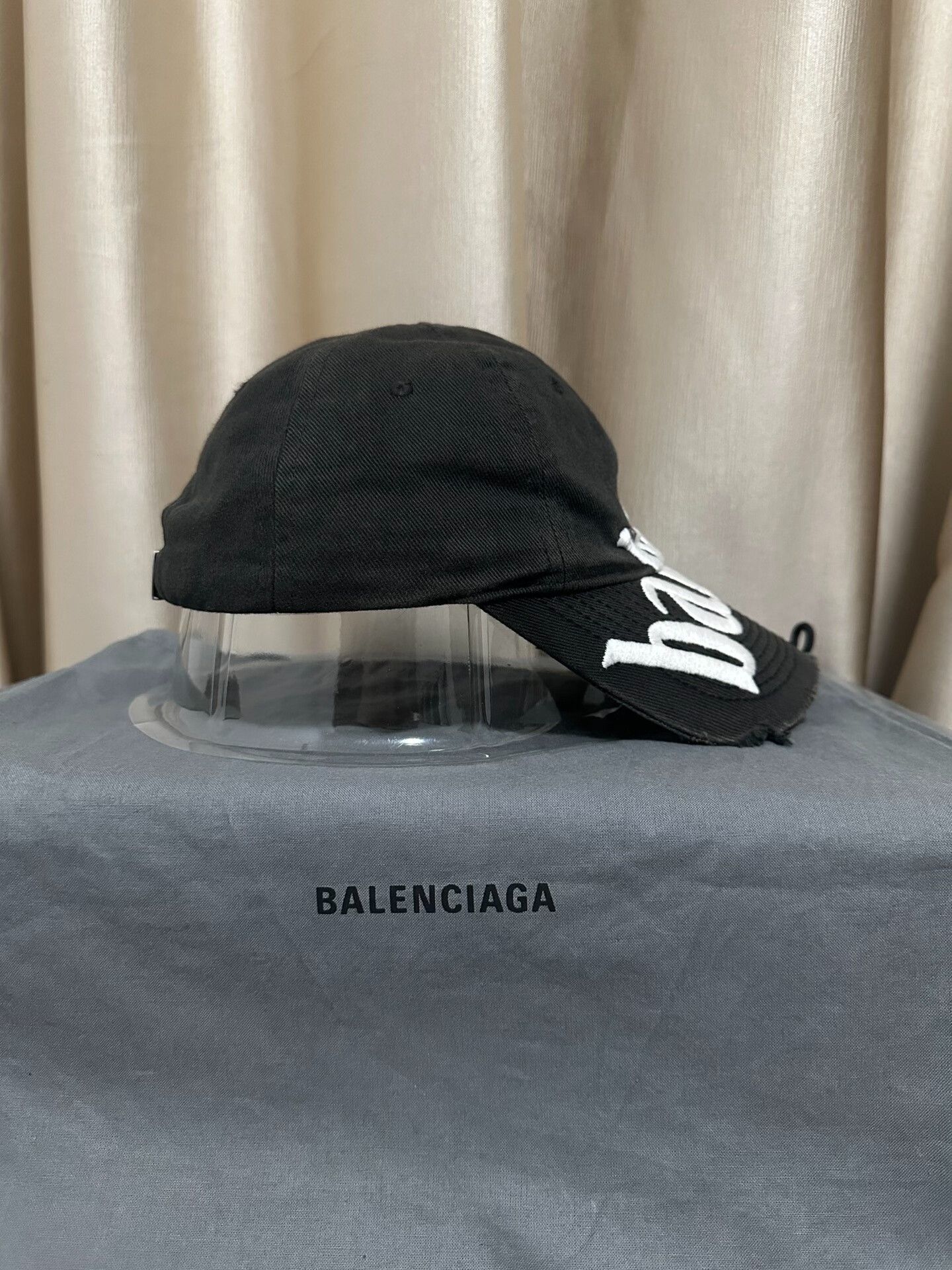 Balenciaga Balenciaga Distressed Embroidered Logo Baseball Cap Size ONE SIZE - 2 Thumbnail