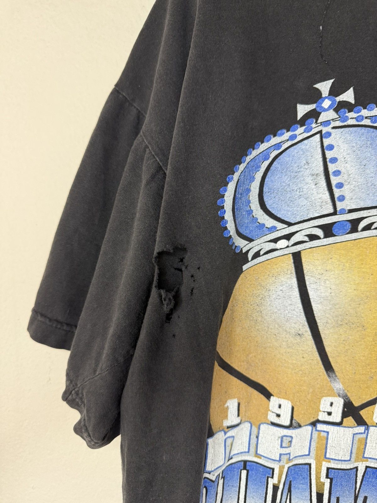 Vintage 90s Thrashed University of Kentucky Wildcats Tee Size US XL / EU 56 / 4 - 4 Thumbnail