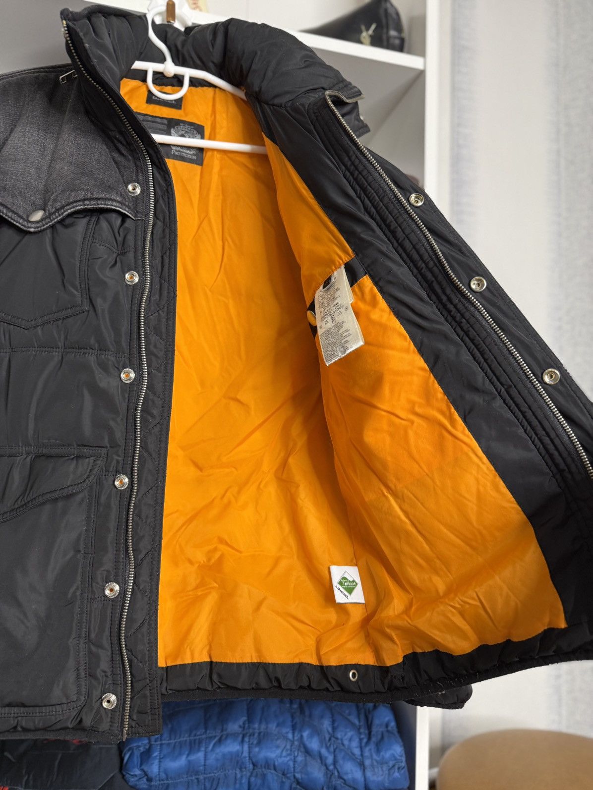 Diesel Vintage Diesel Y2K Puffer Jacket size S Size US S / EU 44-46 / 1 - 12 Thumbnail