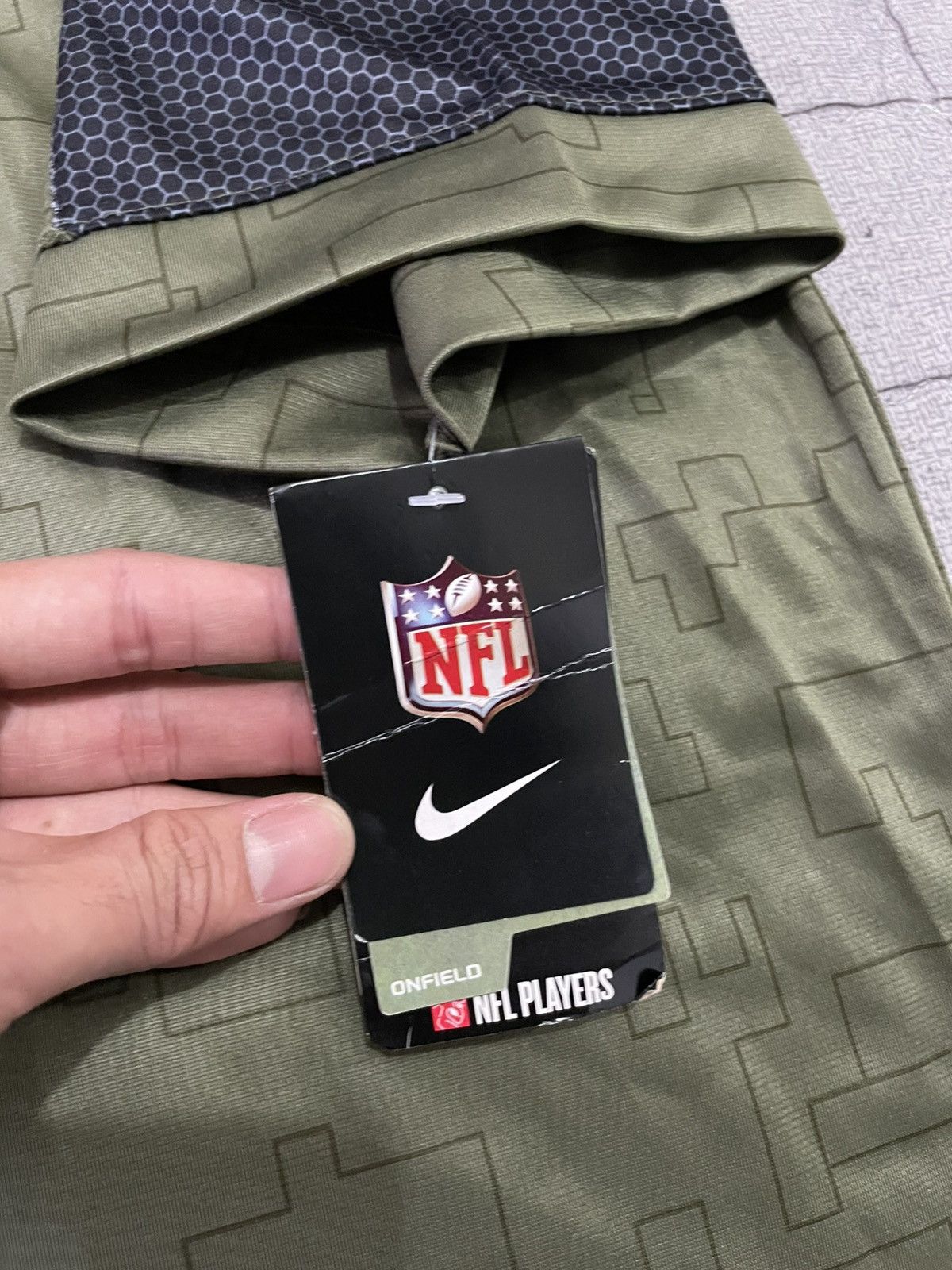 NFL Men’s Nike Khalil Mack Olive Chicago Bears Salute Size US XL / EU 56 / 4 - 6 Thumbnail