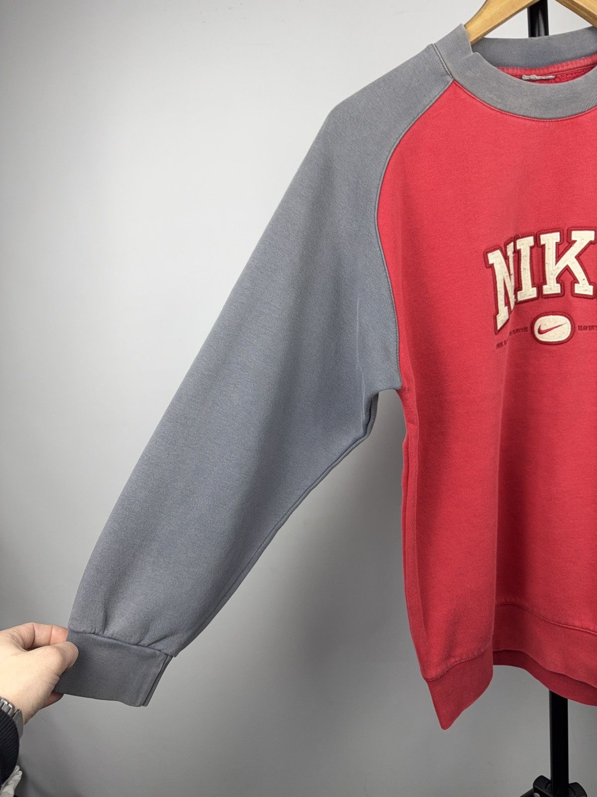 Nike ❤️‍🔥 Nike Vintage Faded Raglan Embroidered Crewneck Sweatshirt Size US S / EU 44-46 / 1 - 5 Thumbnail