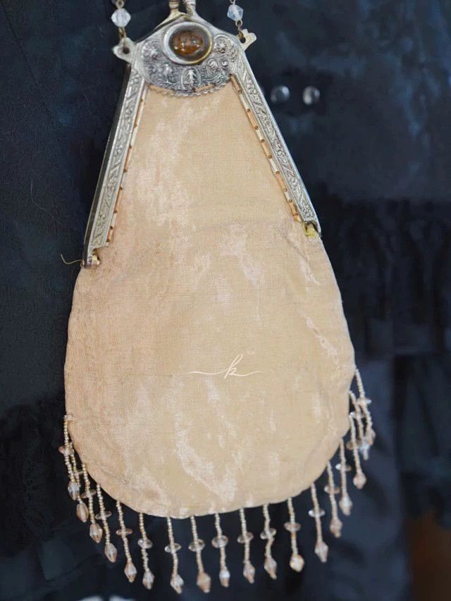 Vintage Vintage Art Nouveau Yellow Silk Embroidered Gem Frame Handbag Size ONE SIZE - 7 Thumbnail