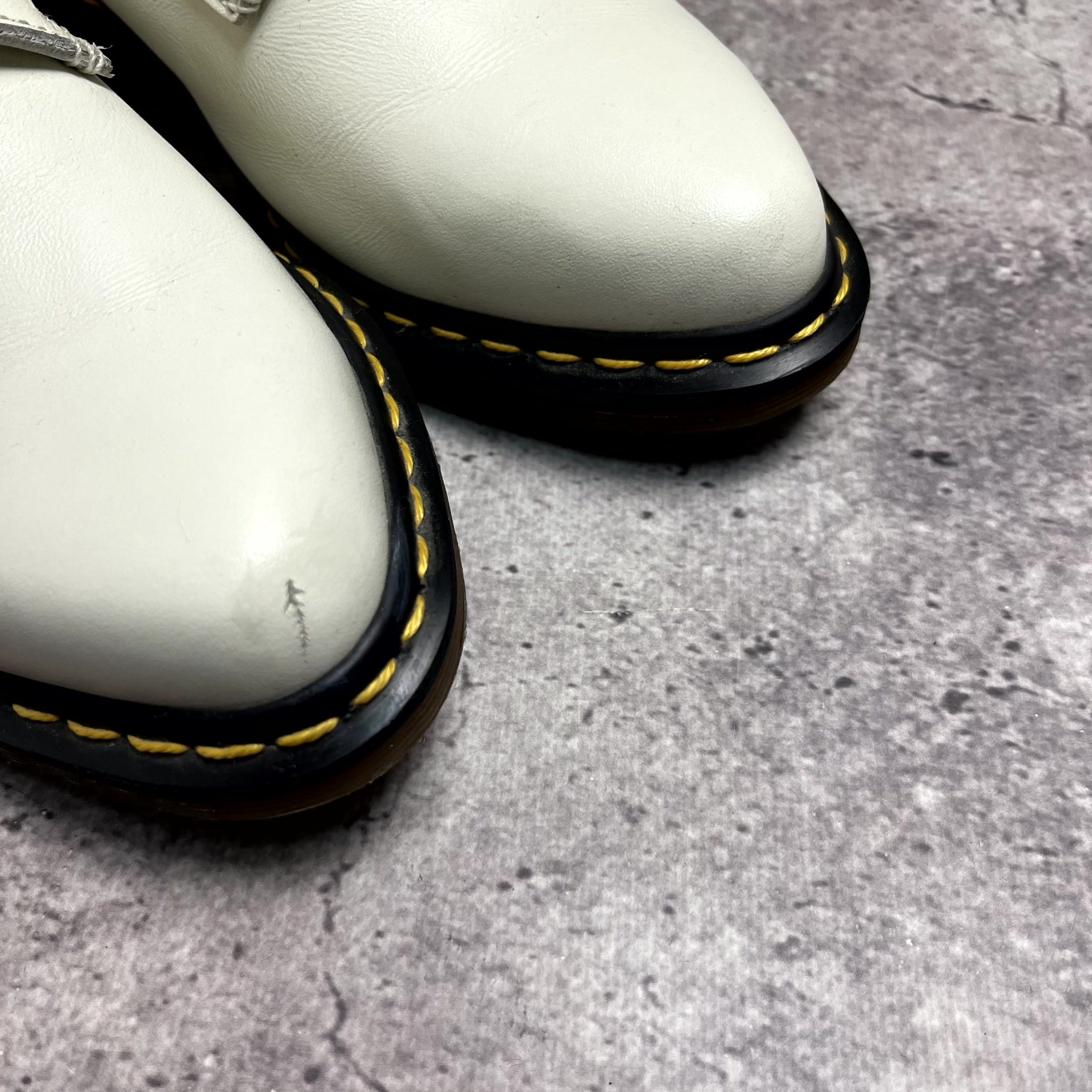 Dr. Martens Dr Martens Perf Skull Punk Leather White Boots Size EU 41 Size US 11 / IT 41 - 8 Thumbnail