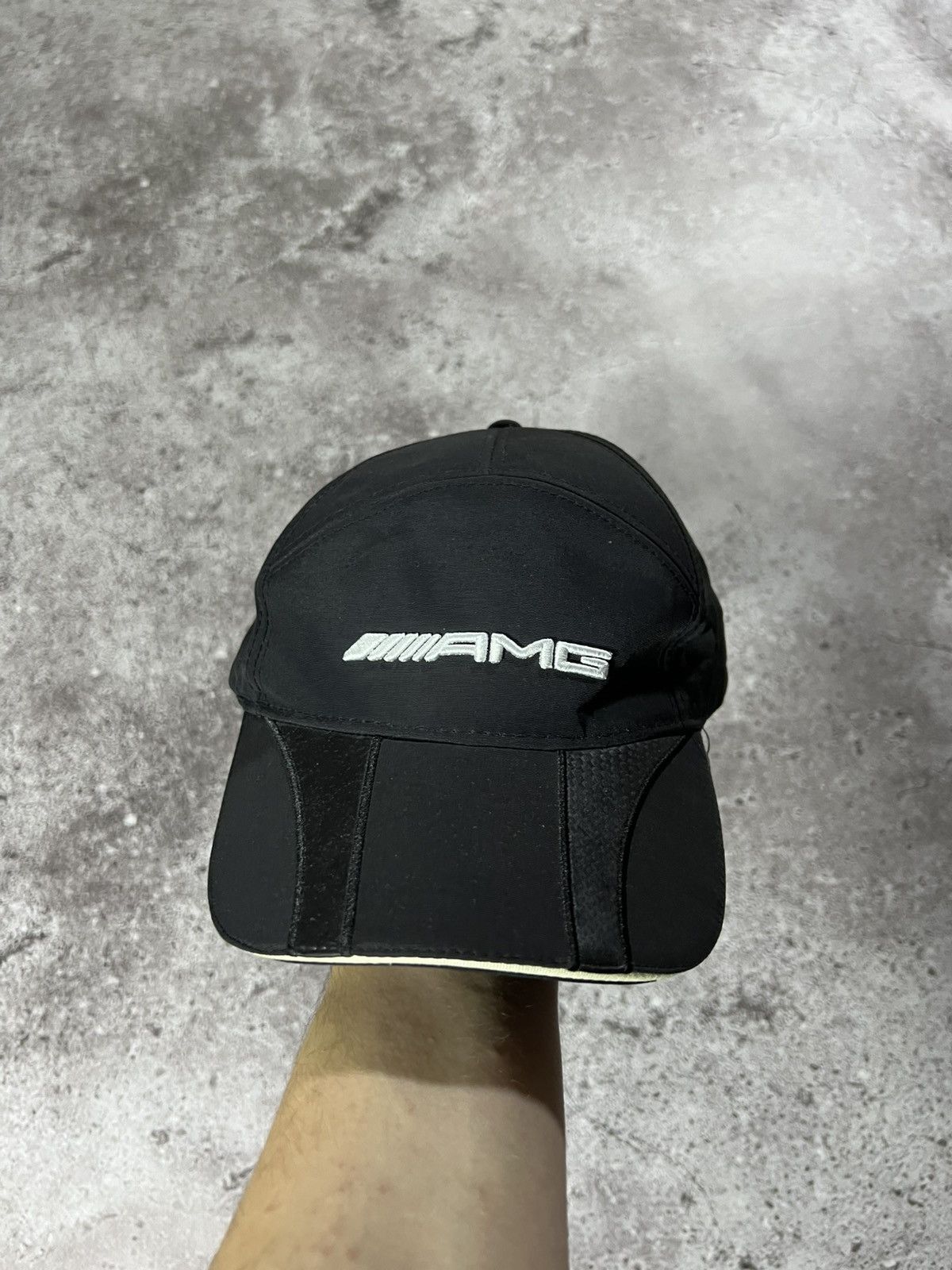 Mercedes-Benz AMG Carbon Fibre Strapback Hat Y2k Vinatge Racing F1 Petrona Size ONE SIZE - 1 Thumbnail