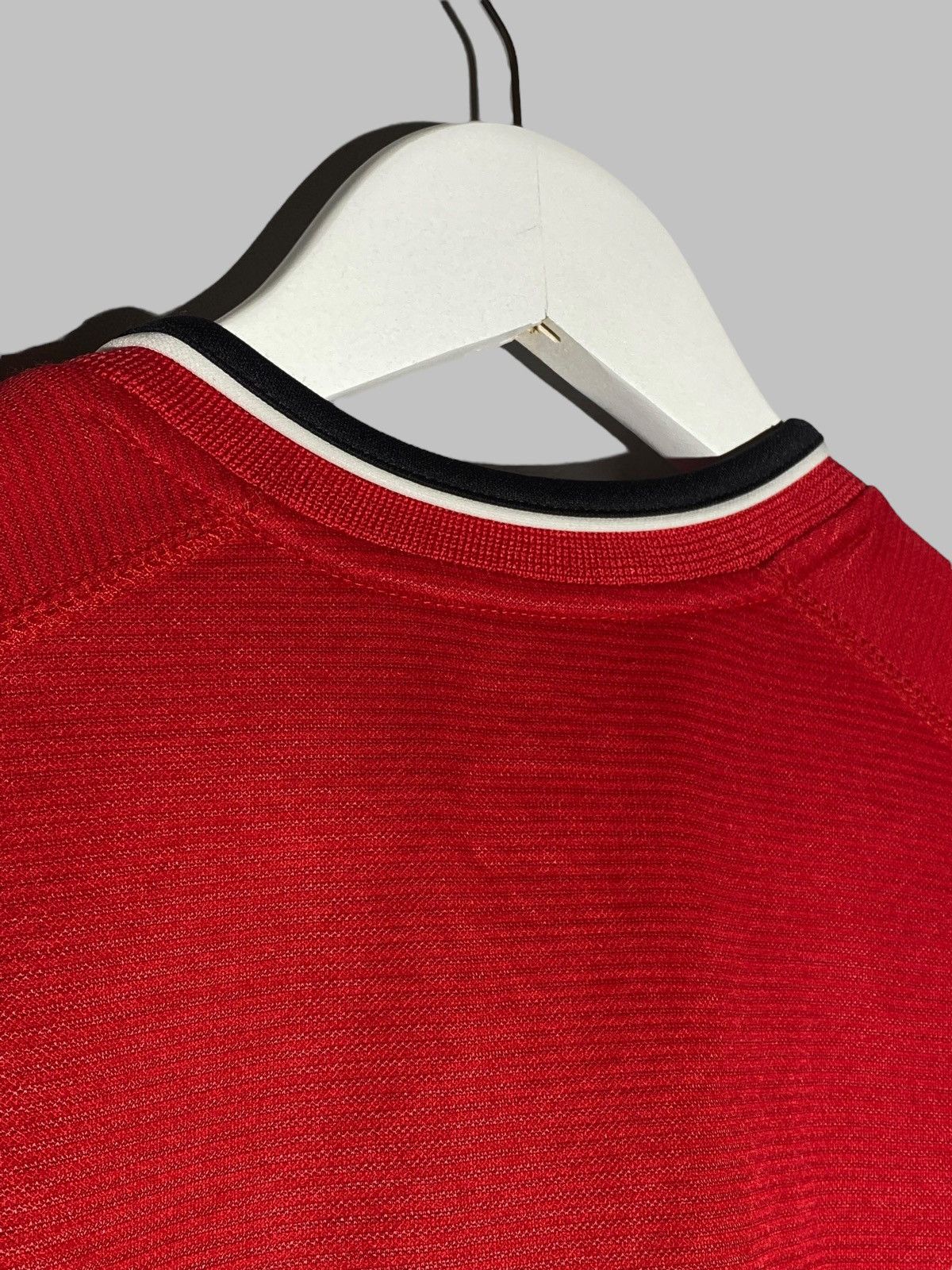 Umbro Vintage Umbro Manchester United 2000/01 Home Football Shirt Size US M / EU 48-50 / 2 - 15 Thumbnail