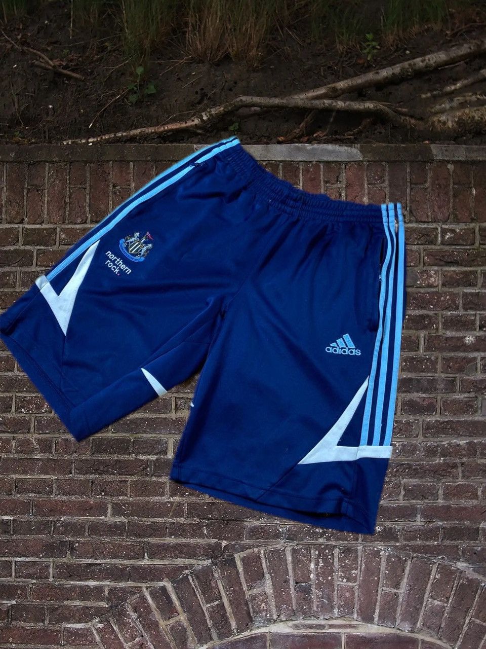 Adidas × Vintage Vintage Adidas shorts streetwear y2k casual style Size US 36 / EU 52 - 1 Thumbnail