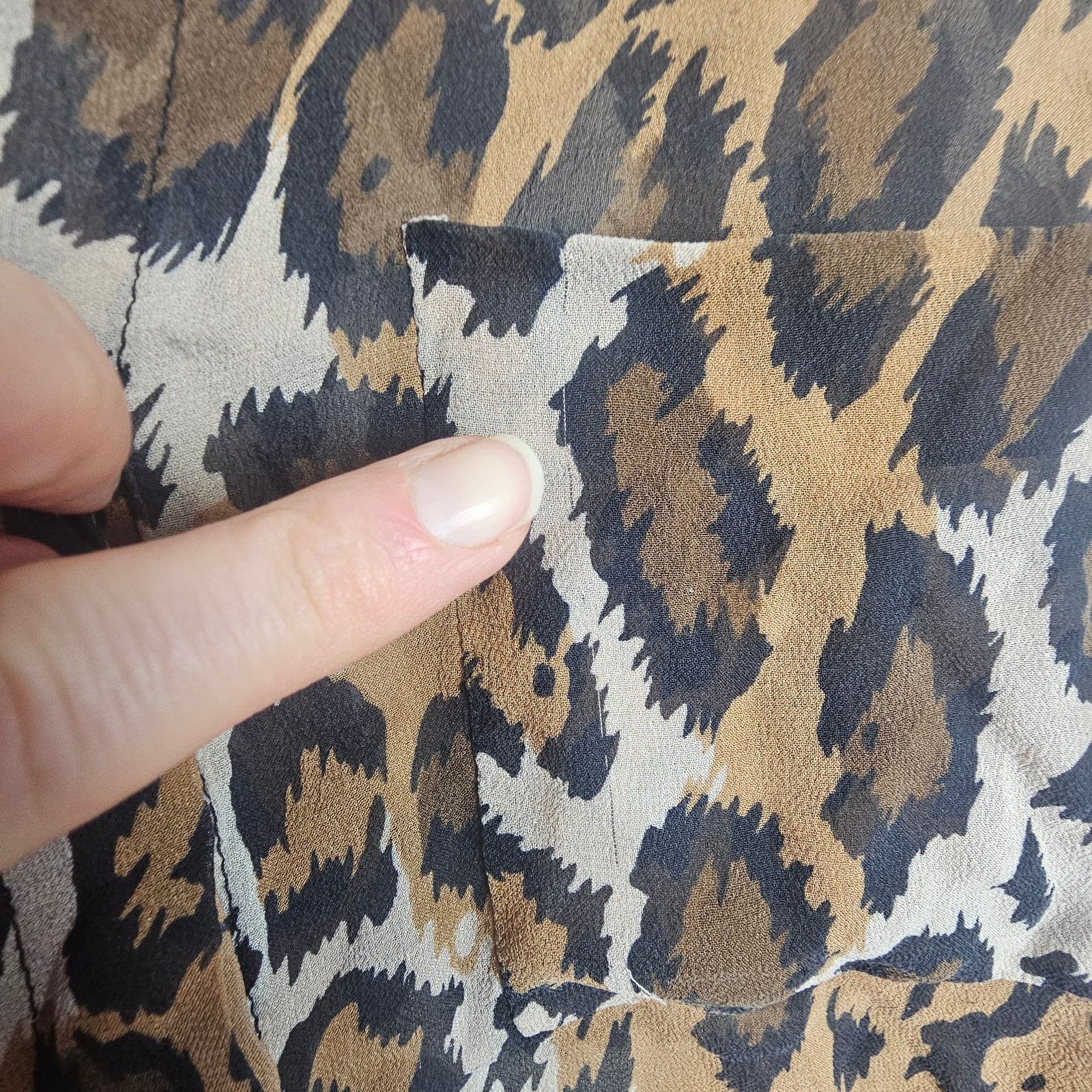 Diane von Furstenberg DIane Von Furstenberg DVF Women Silk Sheer Leopard Print Top Size XS / US 0-2 / IT 36-38 - 9 Thumbnail