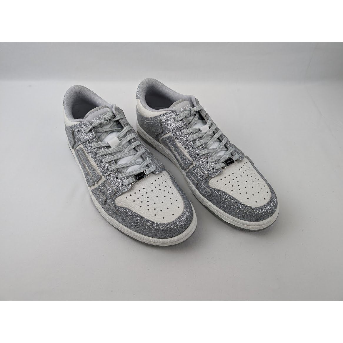 o1rshd1 Shimmer Skeleton Top Low Sneaker in Silver/White