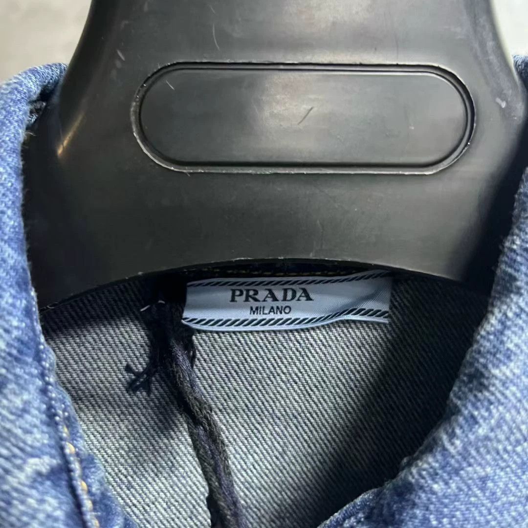 Prada prada long sleeve denim shirt with logo Size US M / EU 48-50 / 2 - 3 Thumbnail