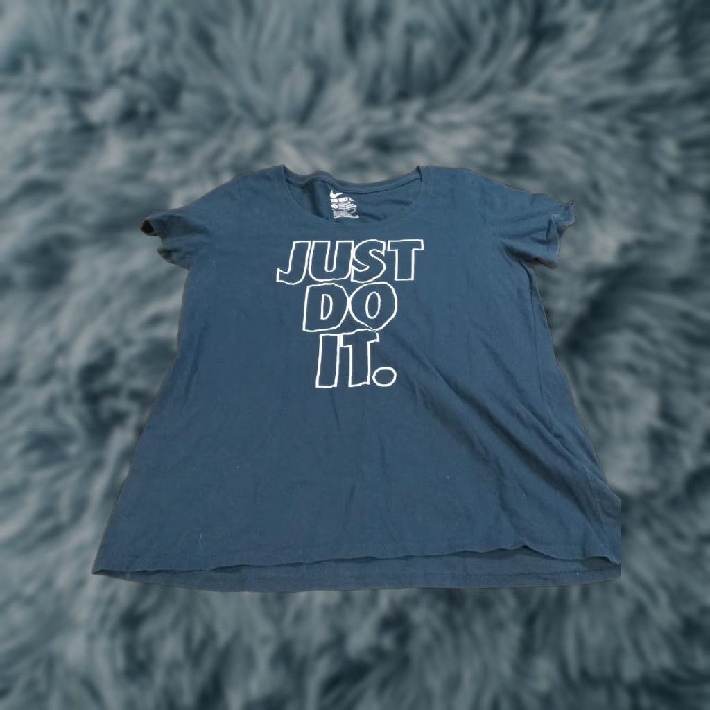 Nike VINTAGE Nike Tee Shirt Athletic Womens Just Do It 38" Chest Green L Women Shirt Nike Just Do It Athletic Green 38 Chest Ladies Tee Size L / US 10 / IT 46 - 1 Thumbnail