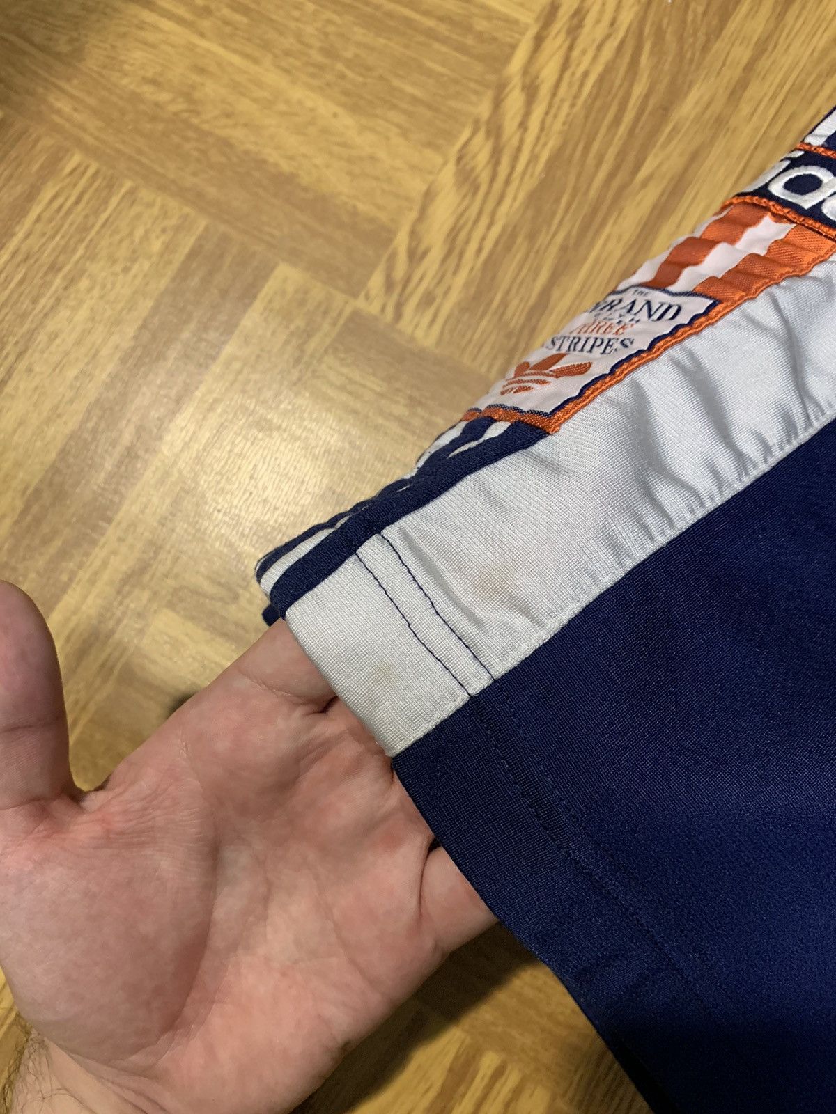 Adidas × Vintage Adidas Vintage Shorts Button Size M Navy Y2K Big Logo Size US 32 / EU 48 - 9 Thumbnail