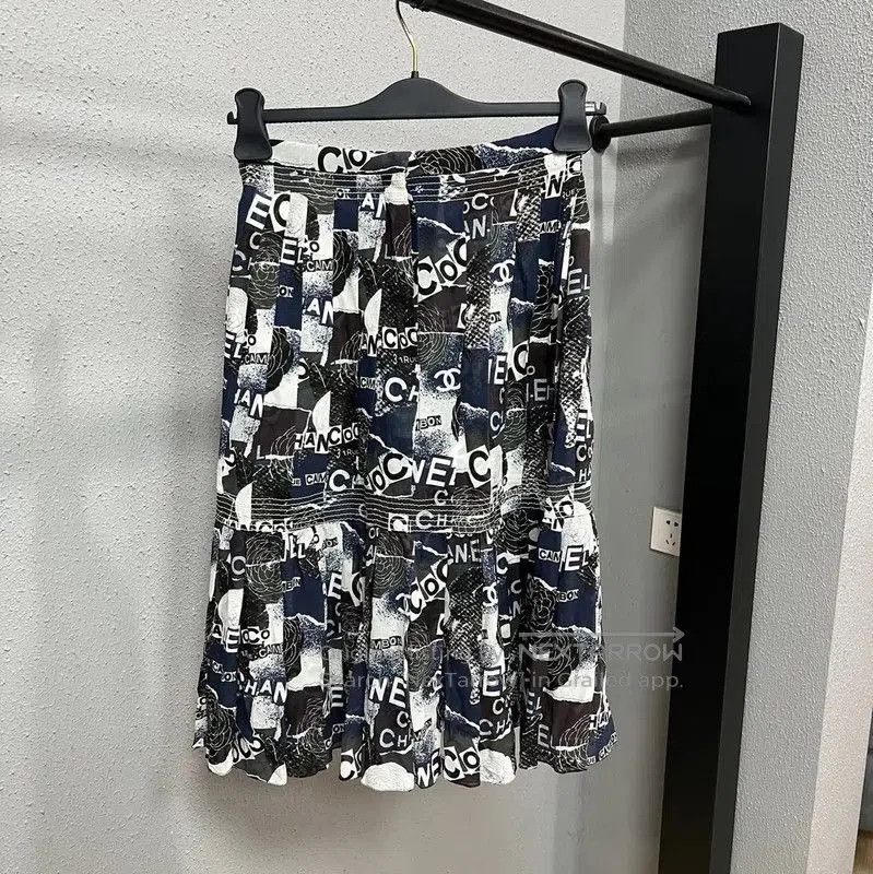Chanel Chanel Multicolor Silk Midi Skirt . Size 30" / US 8 / IT 44 - 2 Thumbnail