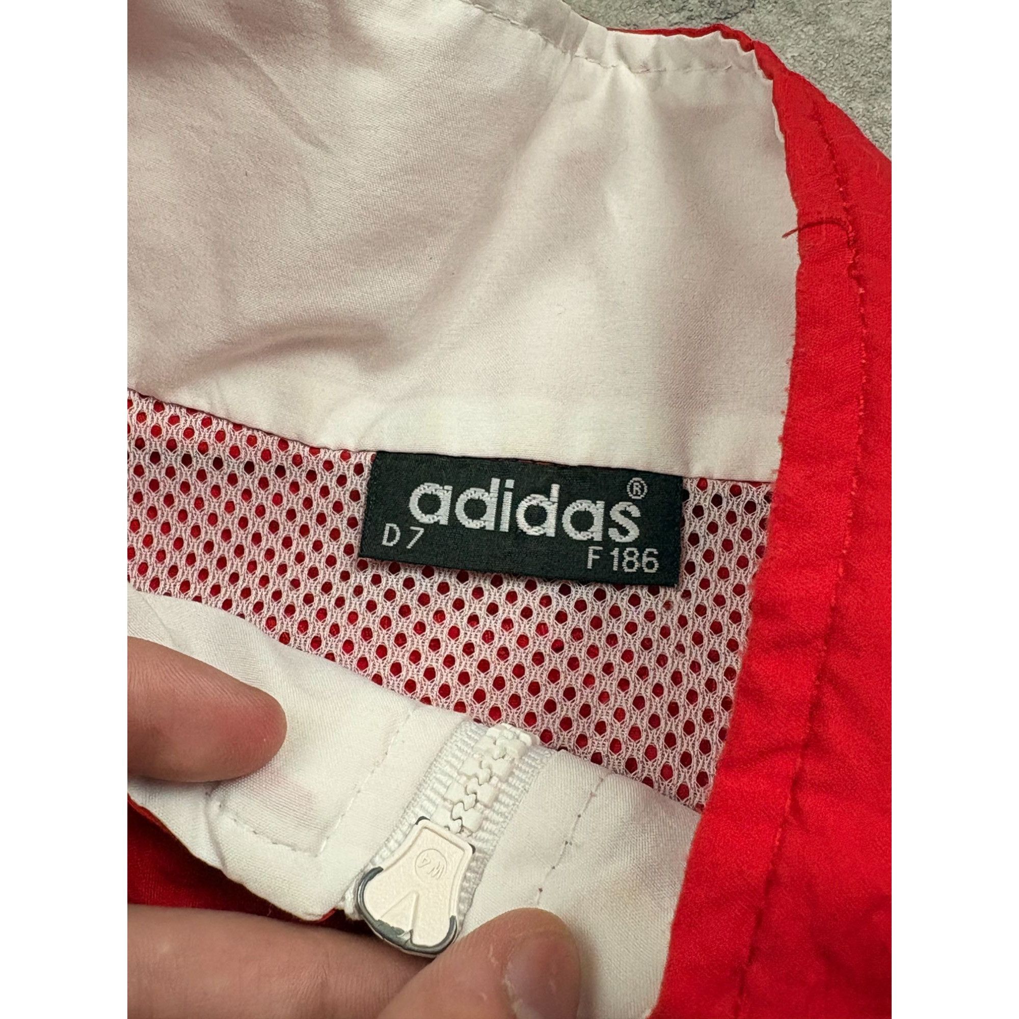 Adidas Adidas Red & White Vintage Taekwondo Jacket With Bold Stripe Size US L / EU 52-54 / 3 - 11 Thumbnail