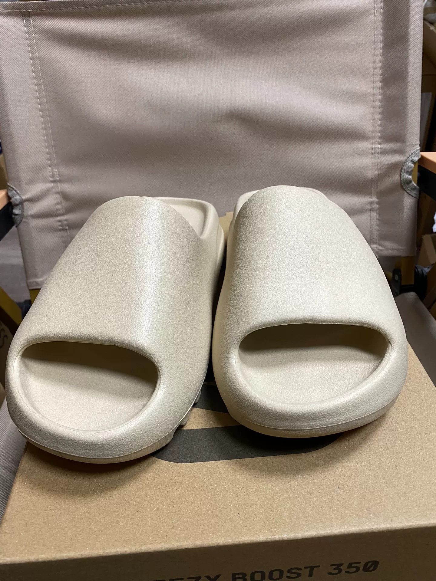 Yeezy Yeezy White Lowtop Sneakers 40 Men Size US 7.5 / EU 40-41 - 1 Thumbnail