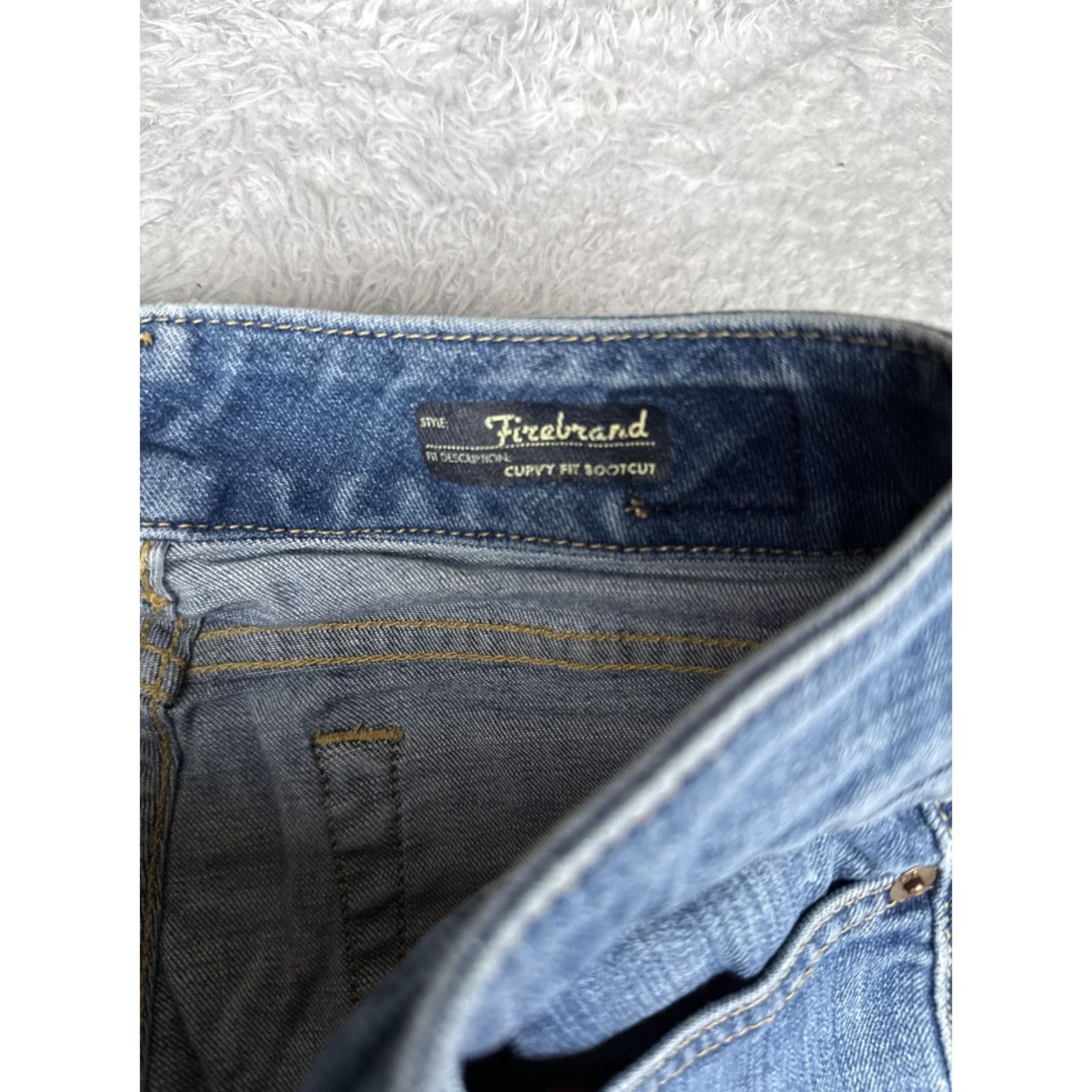 Vintage Red Engine Firebrand Jeans Womens 28 Blue Curvy Fit Bootcut Medium Wash 26x30 Jeans Size 28" / US 6 / IT 42 - 7 Thumbnail
