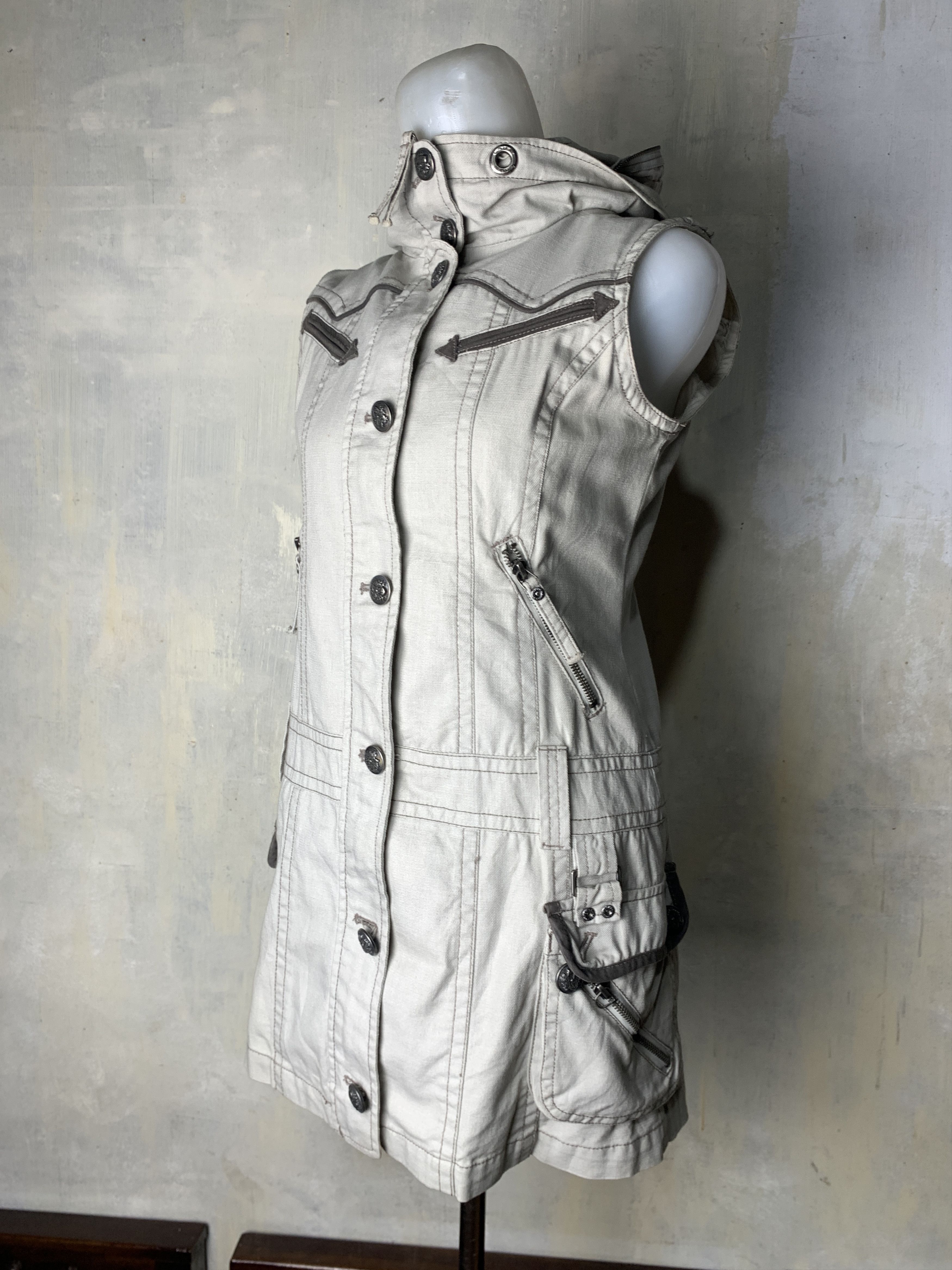 Japanese Brand Crux London Off-white Bono Vest (S) Size S / US 4 / IT 40 - 2 Thumbnail