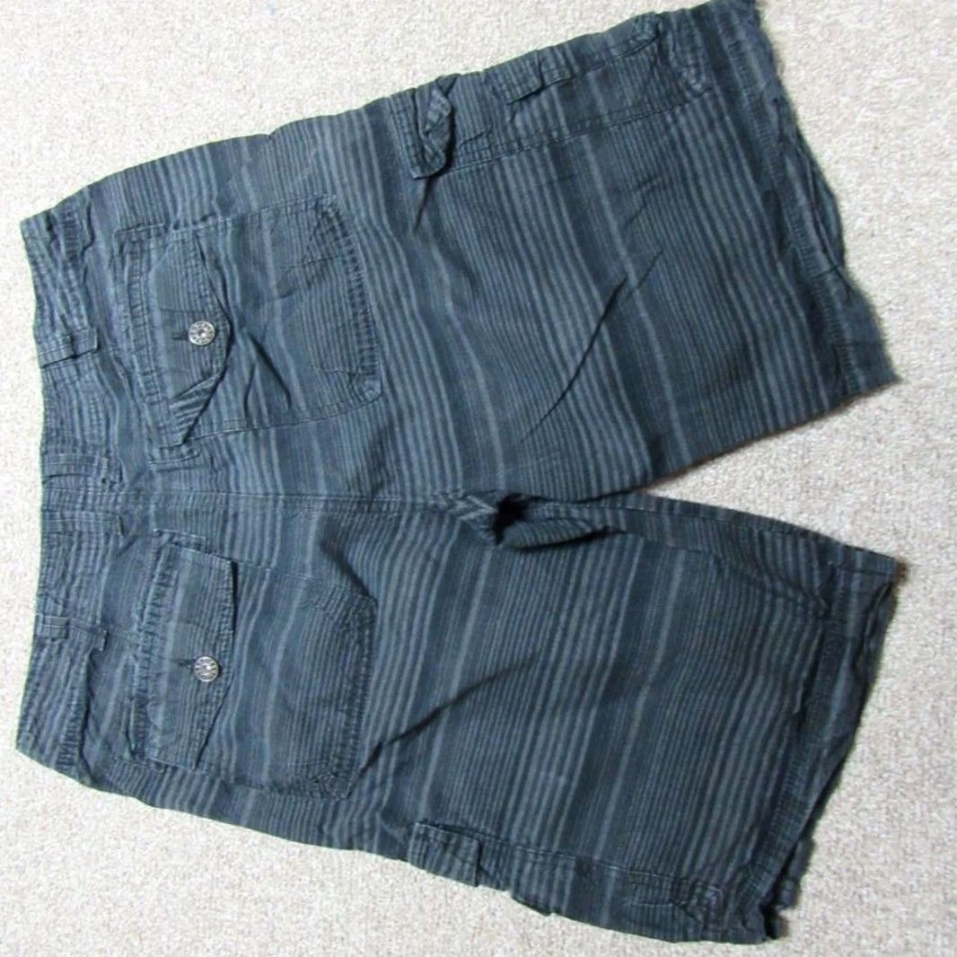 Guess MENS GUESS REGULAR FIT STRAIGHT LEG CARGO SHORTS W30/L11 REF NC02994 GREY/BLACK Size US 30 / EU 46 - 4 Thumbnail