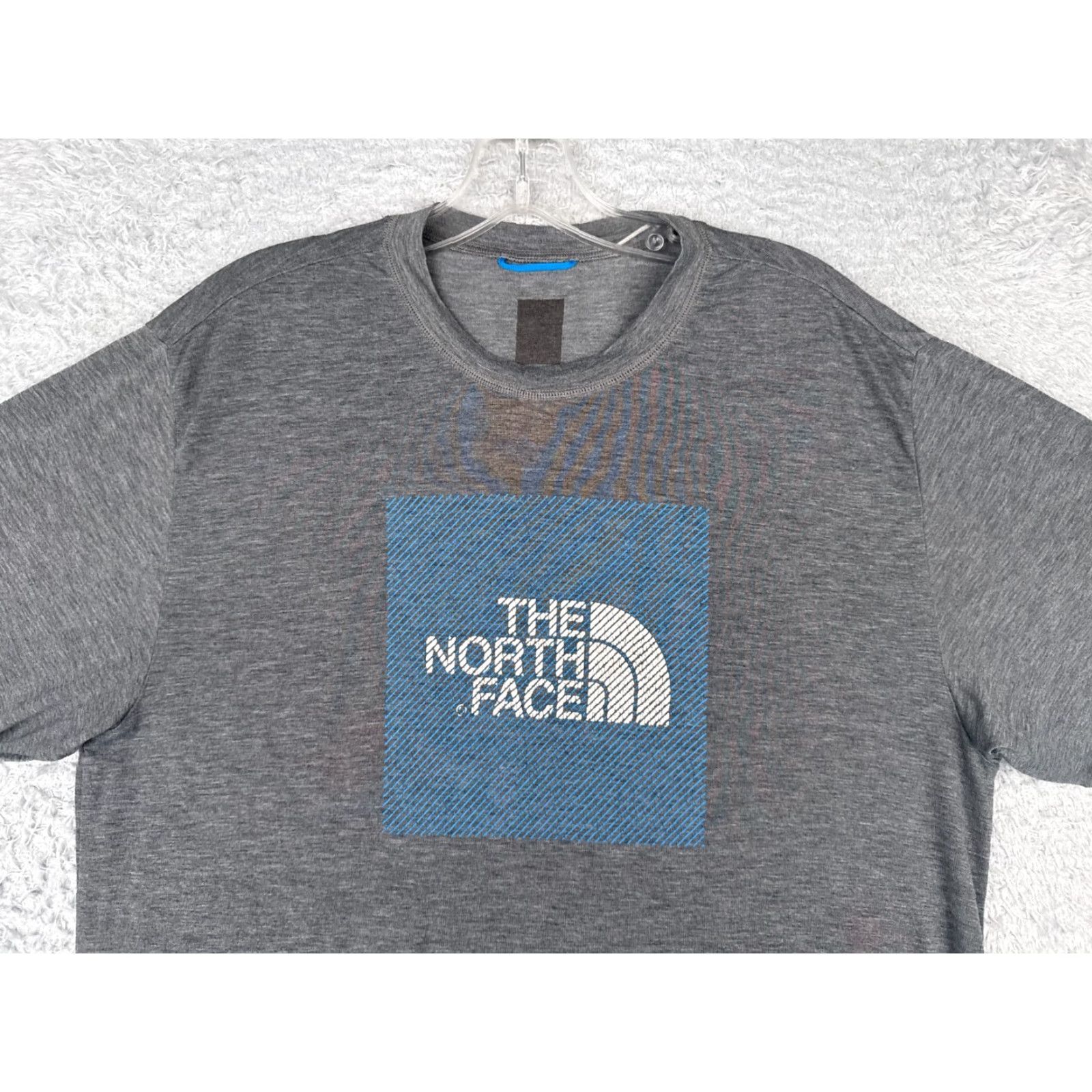 The North Face The North Face Shirt Men Small Gray Polyester Blend Crew Neck Vaporwick Reads Vintage: No (adjusted) Size US S / EU 44-46 / 1 - 4 Thumbnail