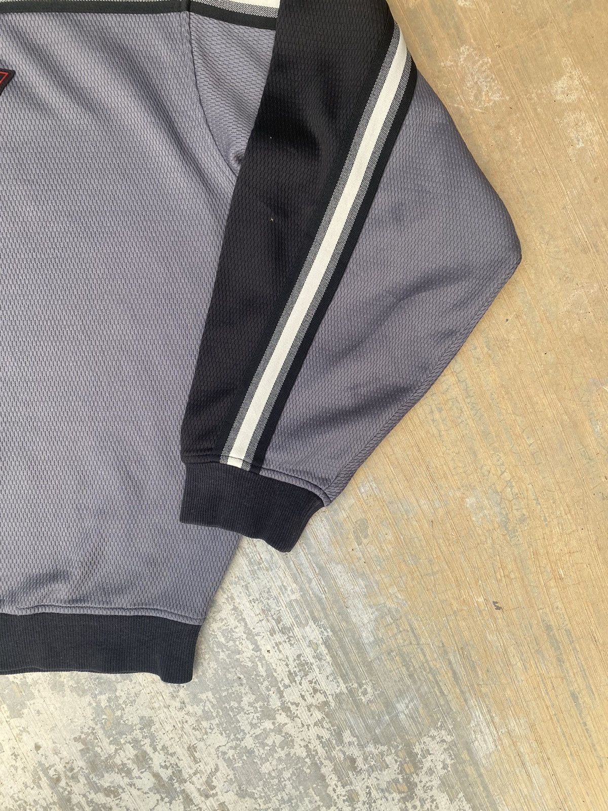 Descente × Japanese Brand × Sports Specialties Vintage Descente Golf Sweater Size US L / EU 52-54 / 3 - 5 Thumbnail