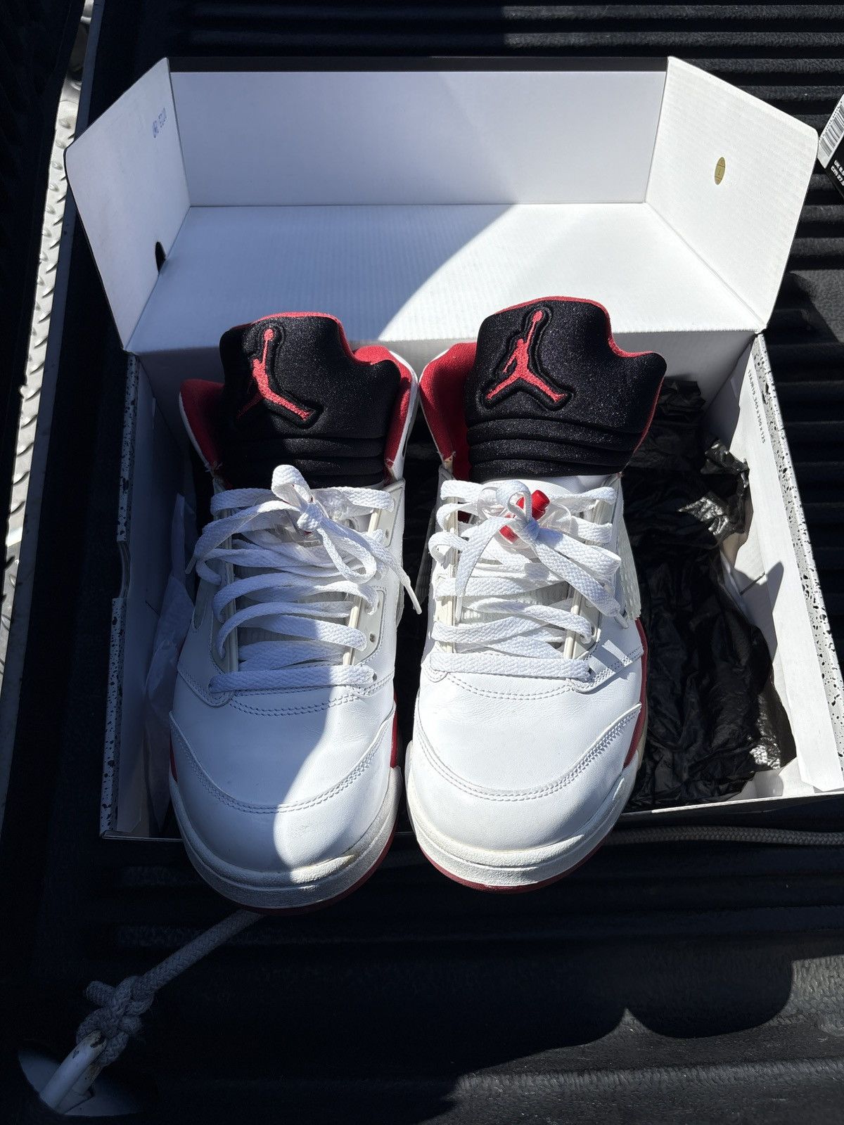 Jordan Brand Air Jordan 5 Retro White/Fire Red-Black Size US 10 / EU 43 - 5 Thumbnail