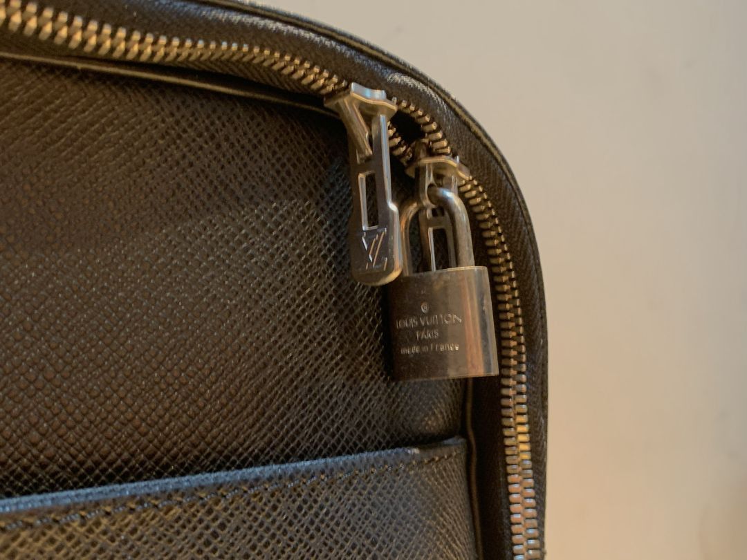 Louis Vuitton Louis Vuitton Vintage Black Leather Tura 2-Way Messenger Bag Size ONE SIZE - 4 Thumbnail